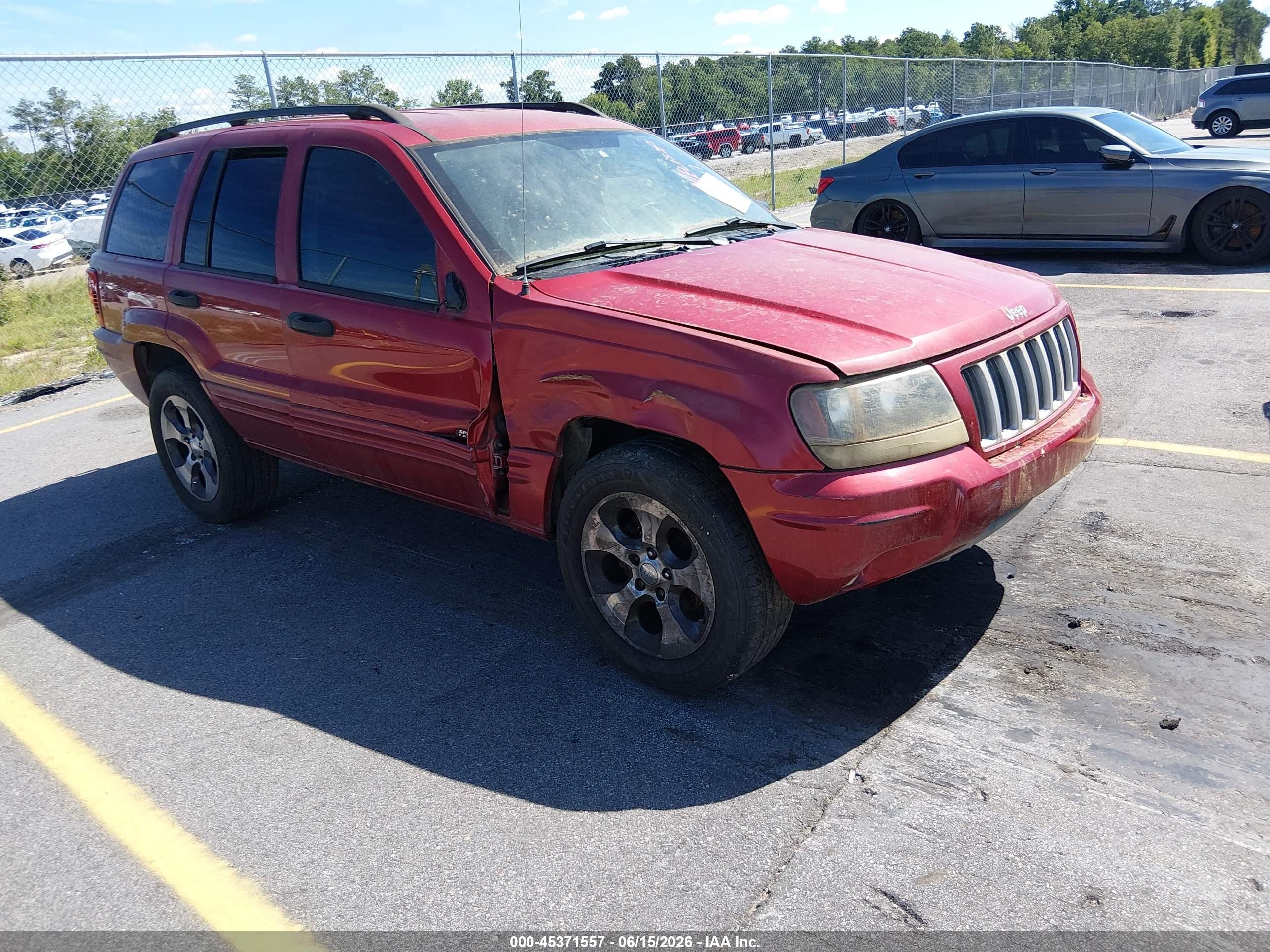2004 Jeep Grand Cherokee Laredo, VIN 1J4GX48S34C145068 — Side