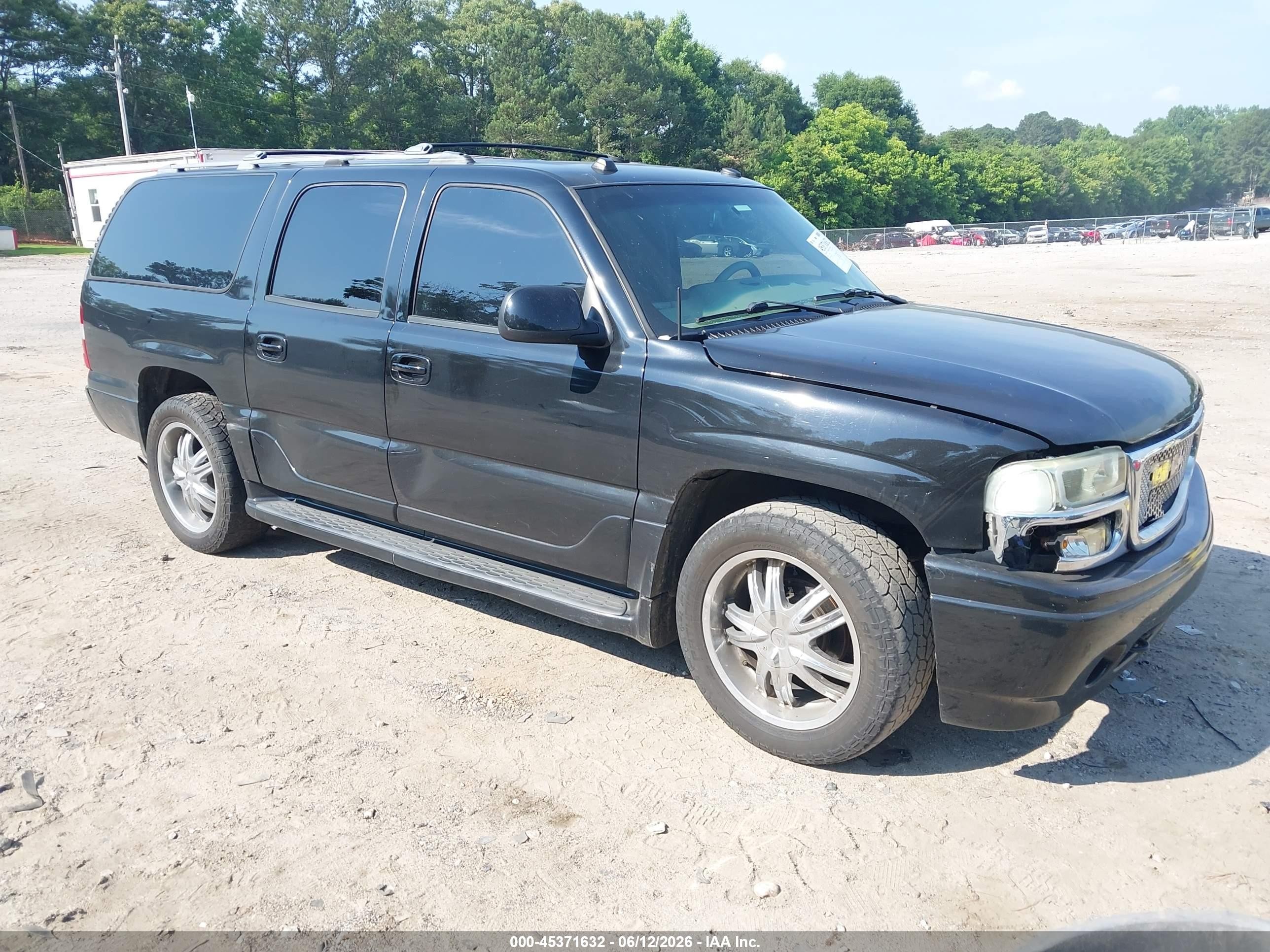 2004 GMC Yukon XL, VIN 1GKFK66U94J142255 — Front end