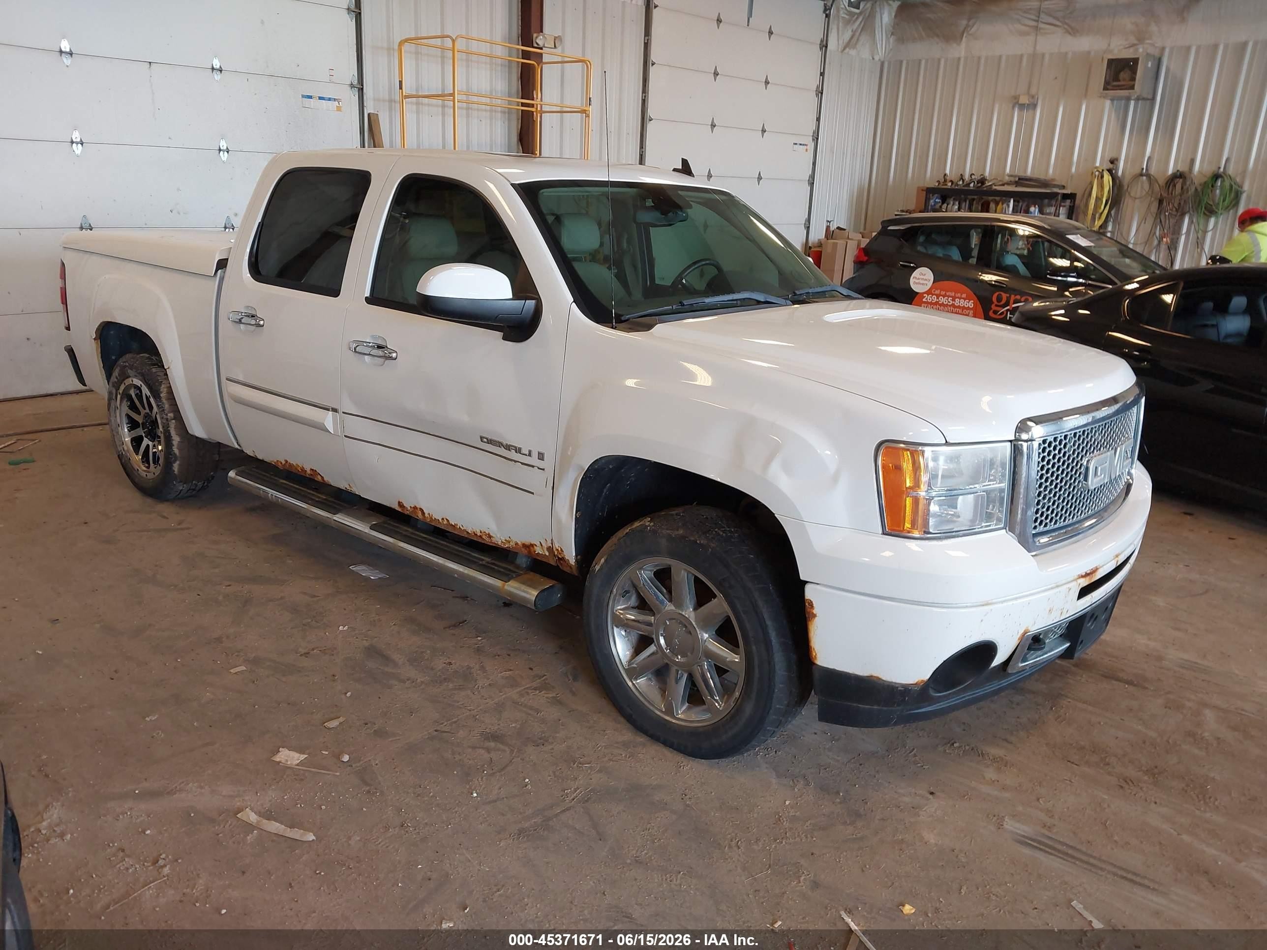 2008 GMC Sierra Denali, VIN 2GTEK638081323467 — Normal wear