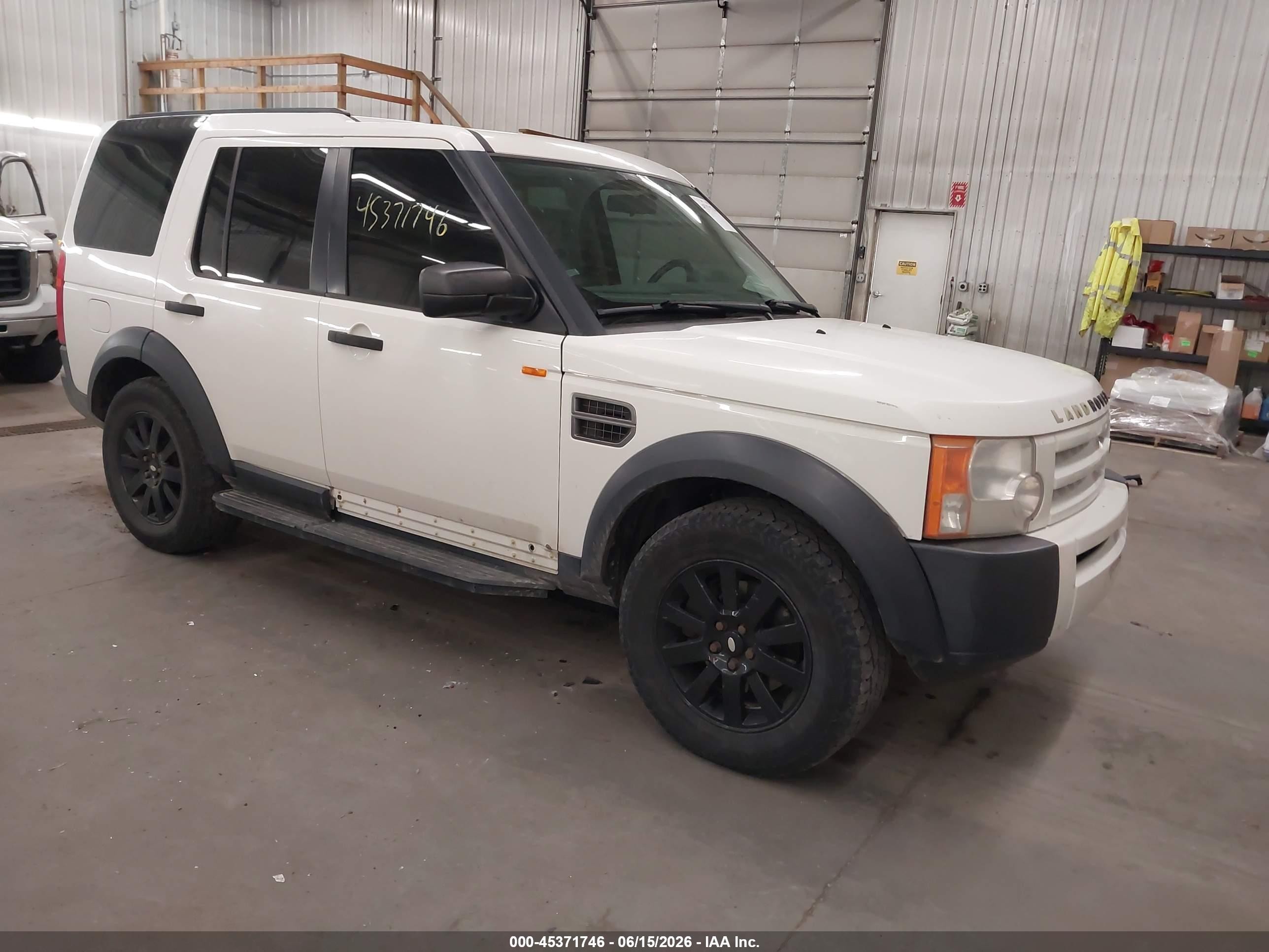 2005 Land Rover LR3 SE, VIN SALAE25455A314458 — Front end