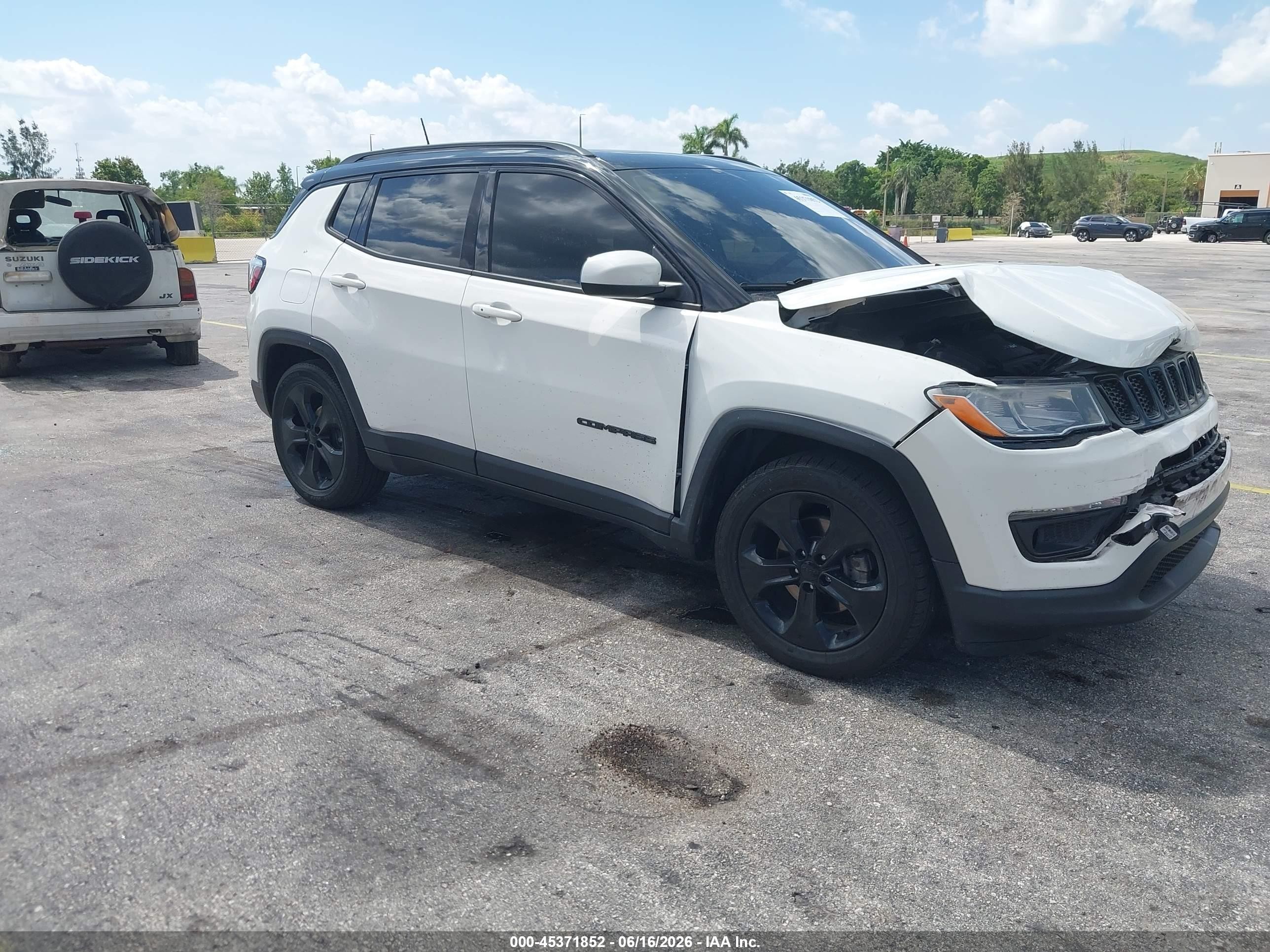 2021 Jeep Compass Latitude, VIN 3C4NJCBB2MT567578 — Front end