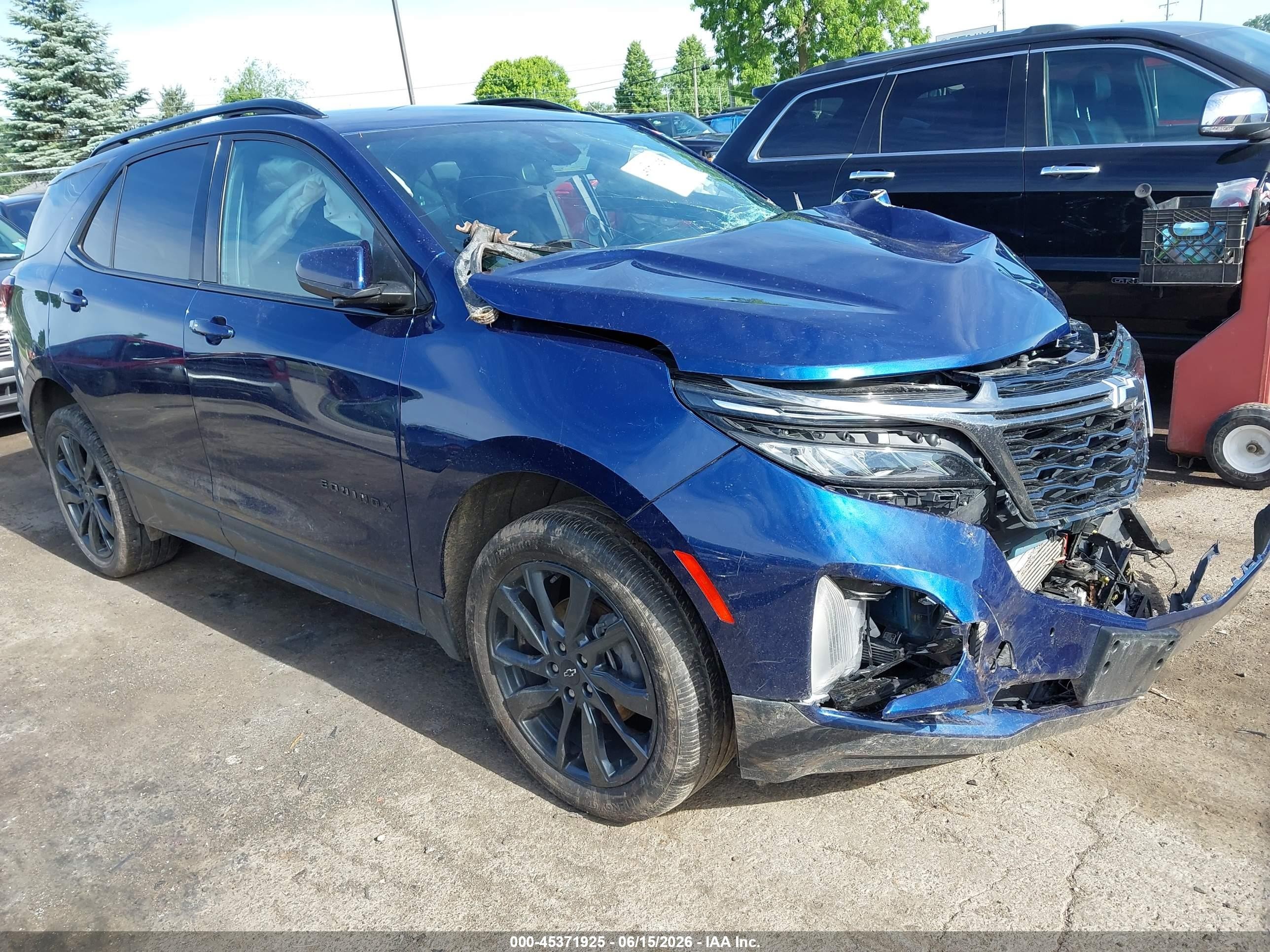 2022 Chevrolet Equinox RS, VIN 3GNAXWEV1NS243914 — Front end