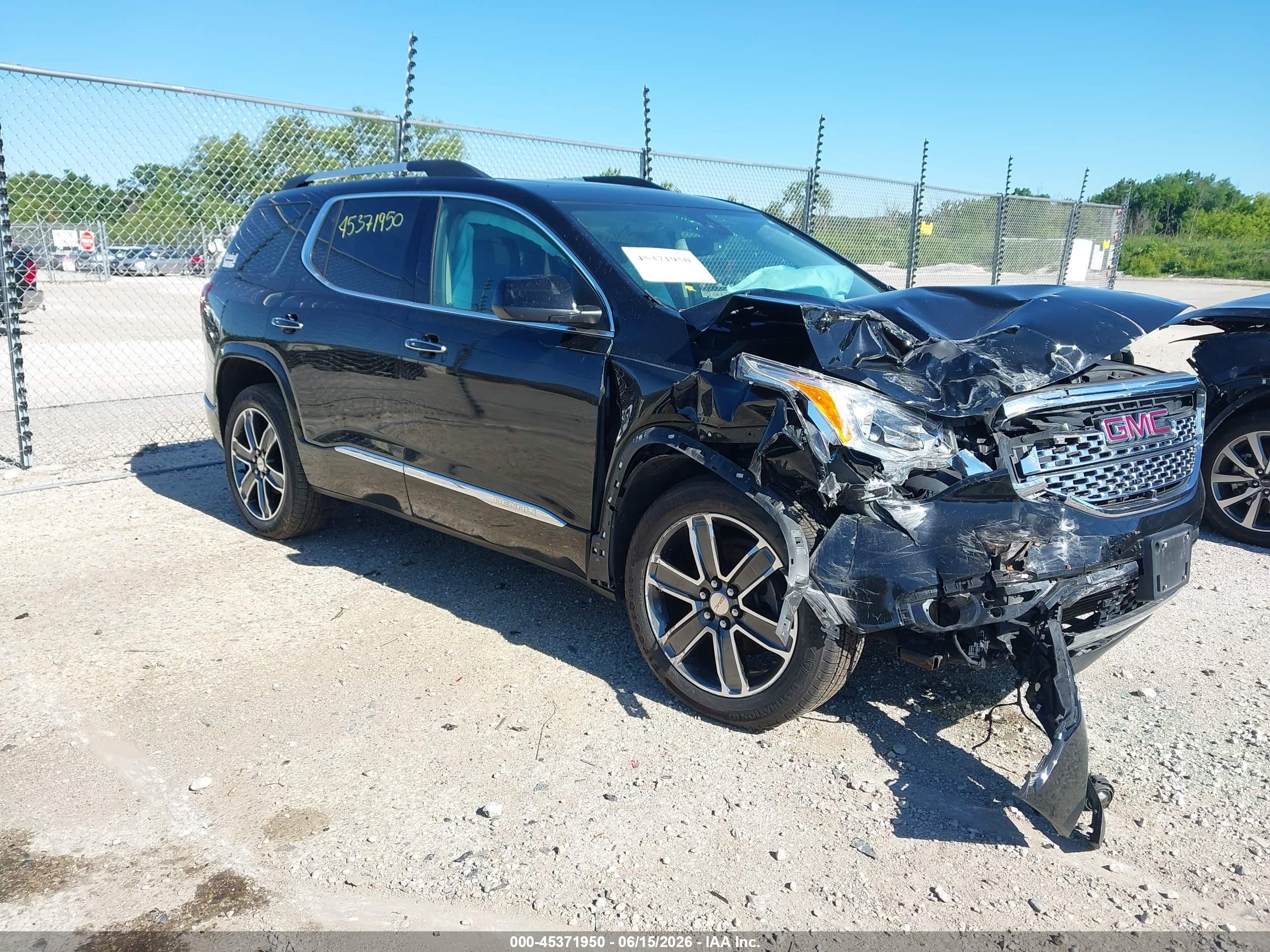 2018 GMC Acadia Denali, VIN 1GKKNXLS4JZ201675 — Перед