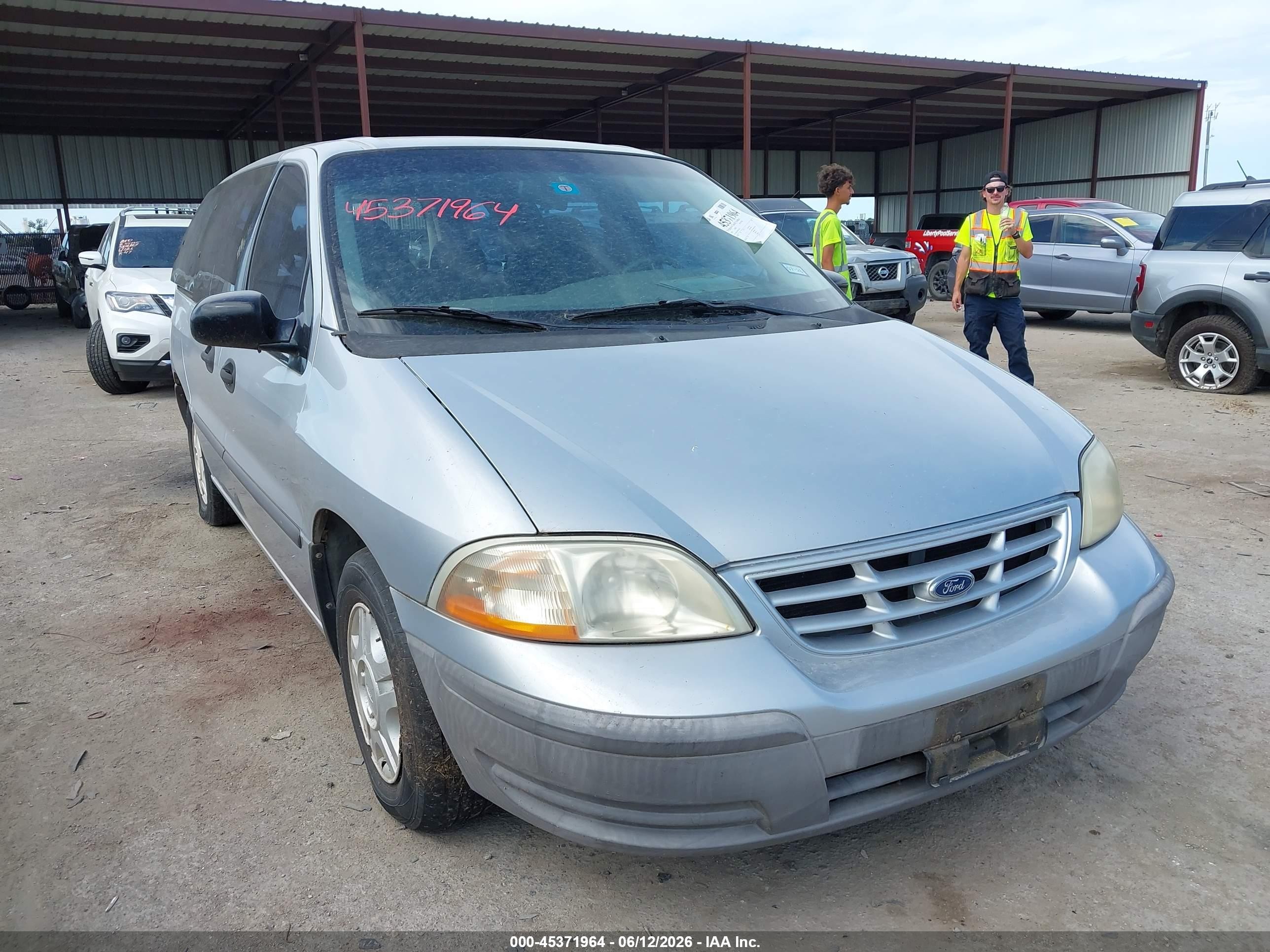 2000 Ford Windstar, VIN 2FMZA5040YBC93361 — Rear end