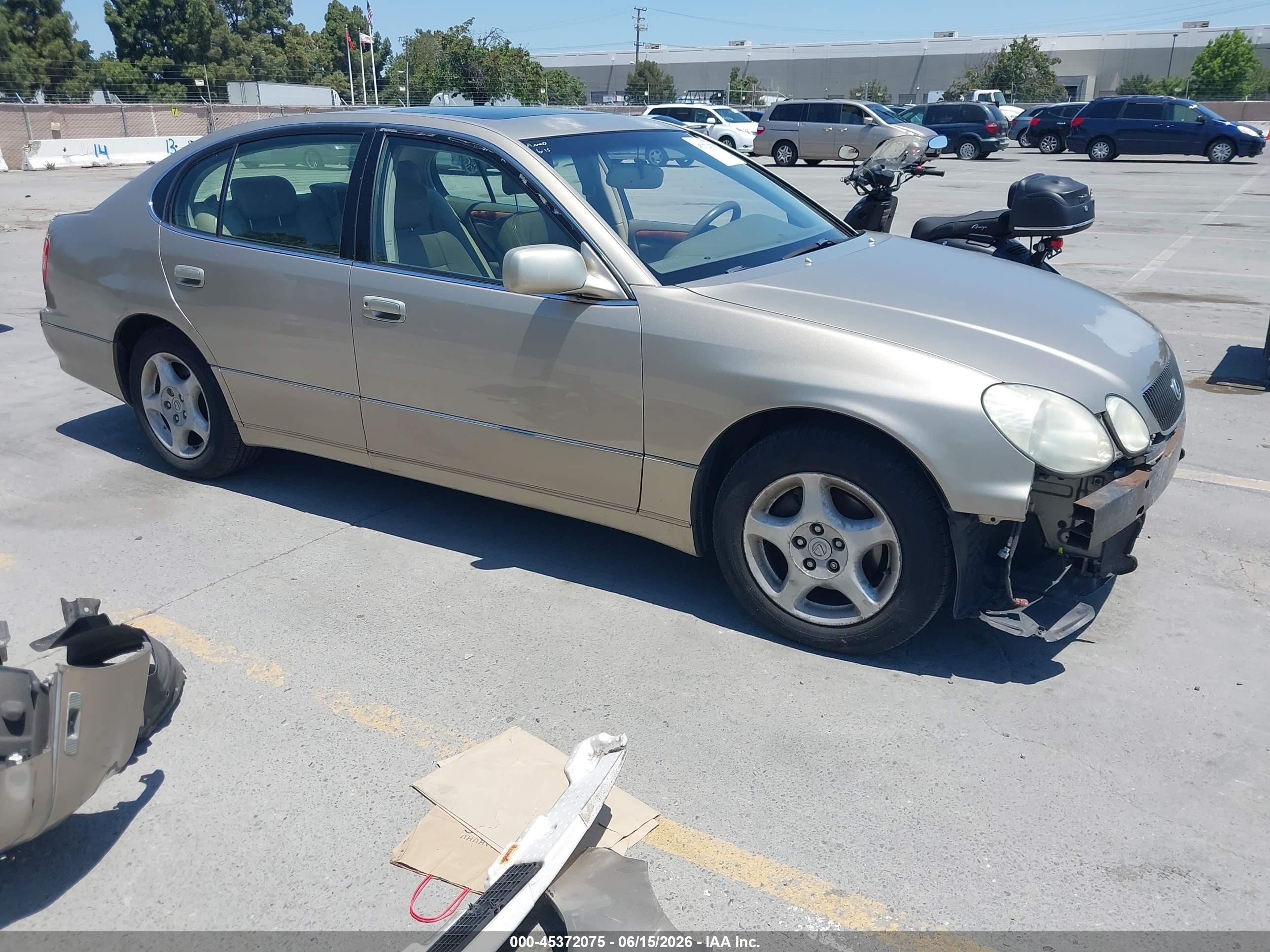 2000 Lexus GS 300, VIN JT8BD68S9Y0092001 — Front end