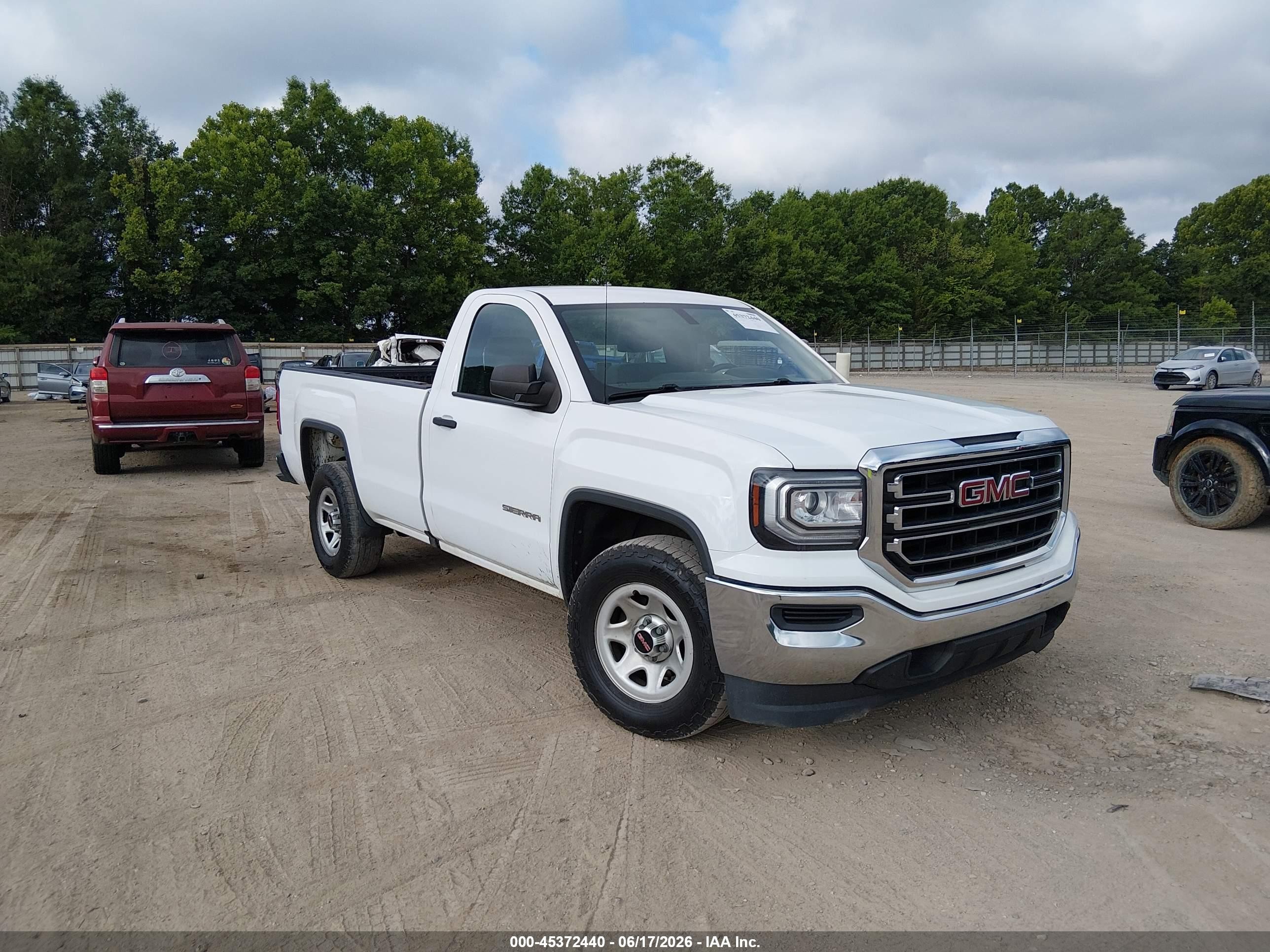 2018 GMC Sierra 1500, VIN 1GTN1LEC3JZ905045 — Normal wear