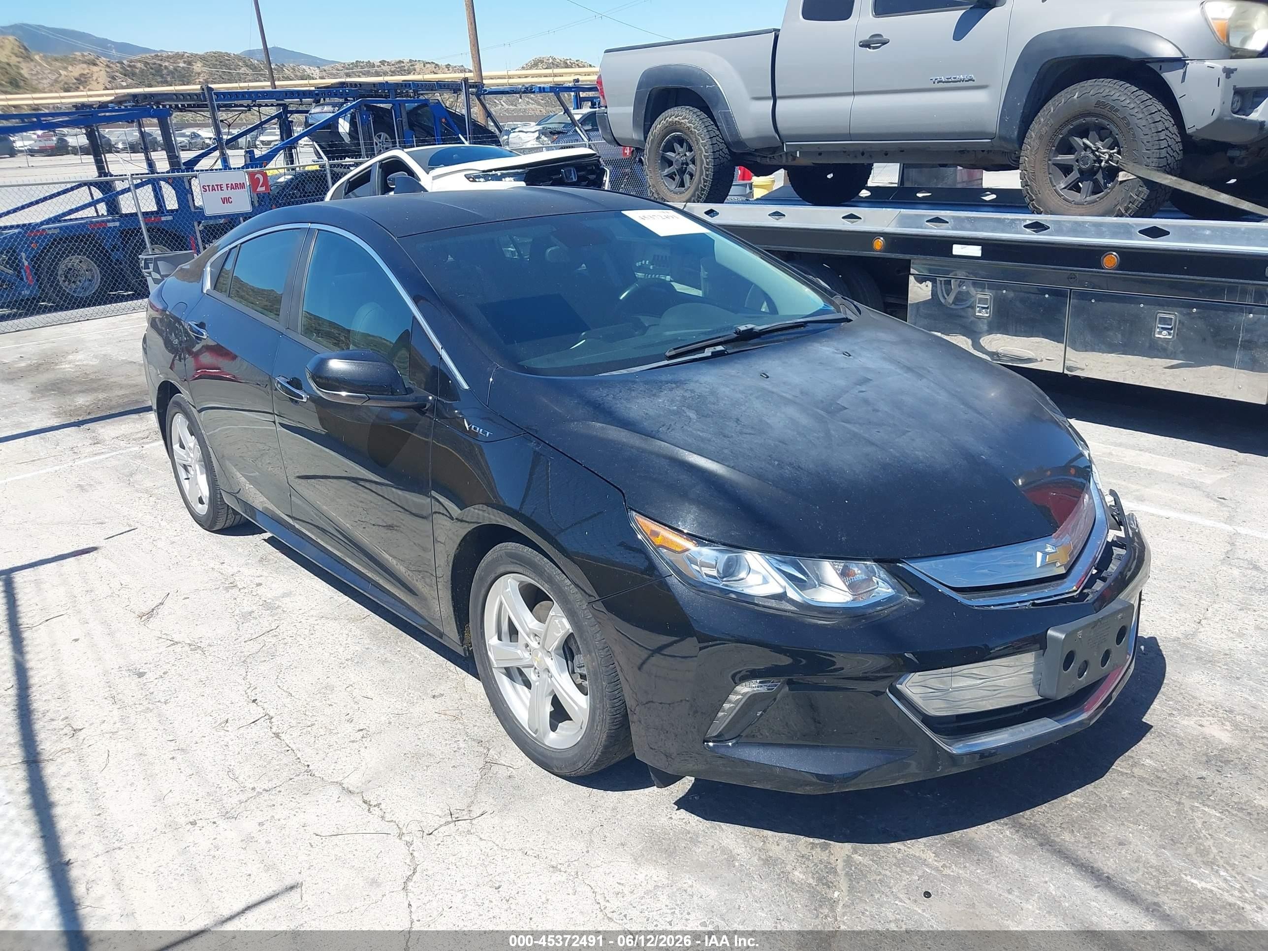 2017 Chevrolet Volt LT, VIN 1G1RC6S51HU117528 — Front end