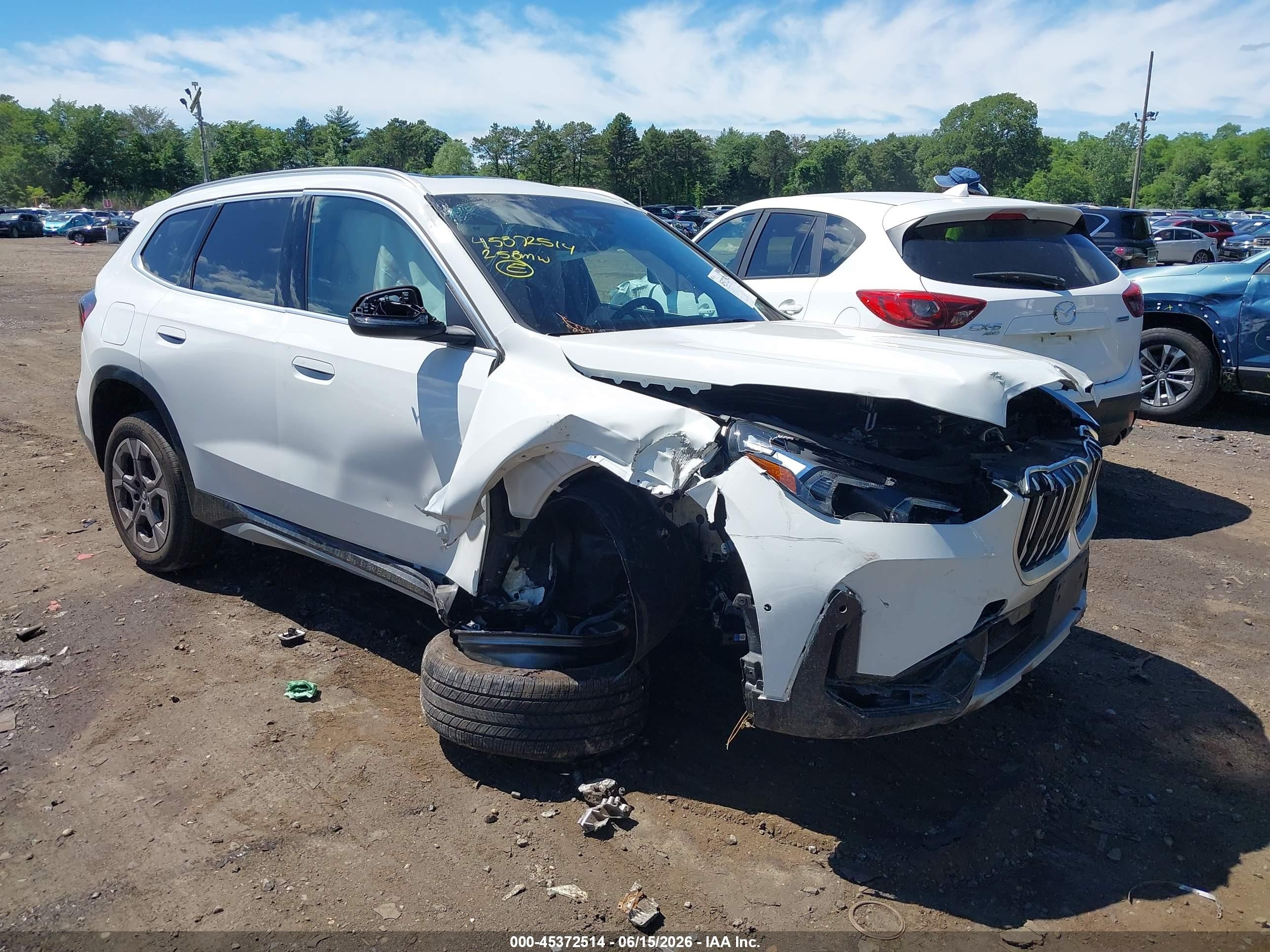 2025 BMW X1 xDrive28i, VIN WBX73EF00S5118102 — Перед