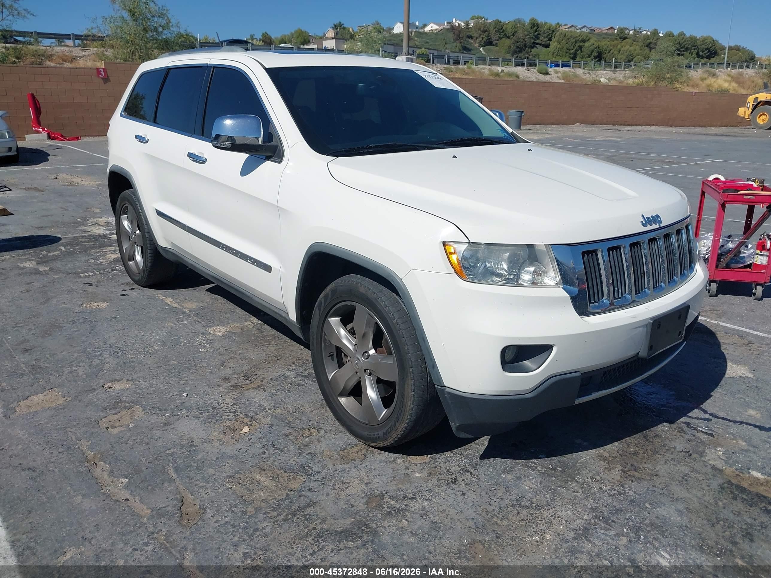 2012 Jeep Grand Cherokee Limited, VIN 1C4RJFBT2CC140391 — Перед