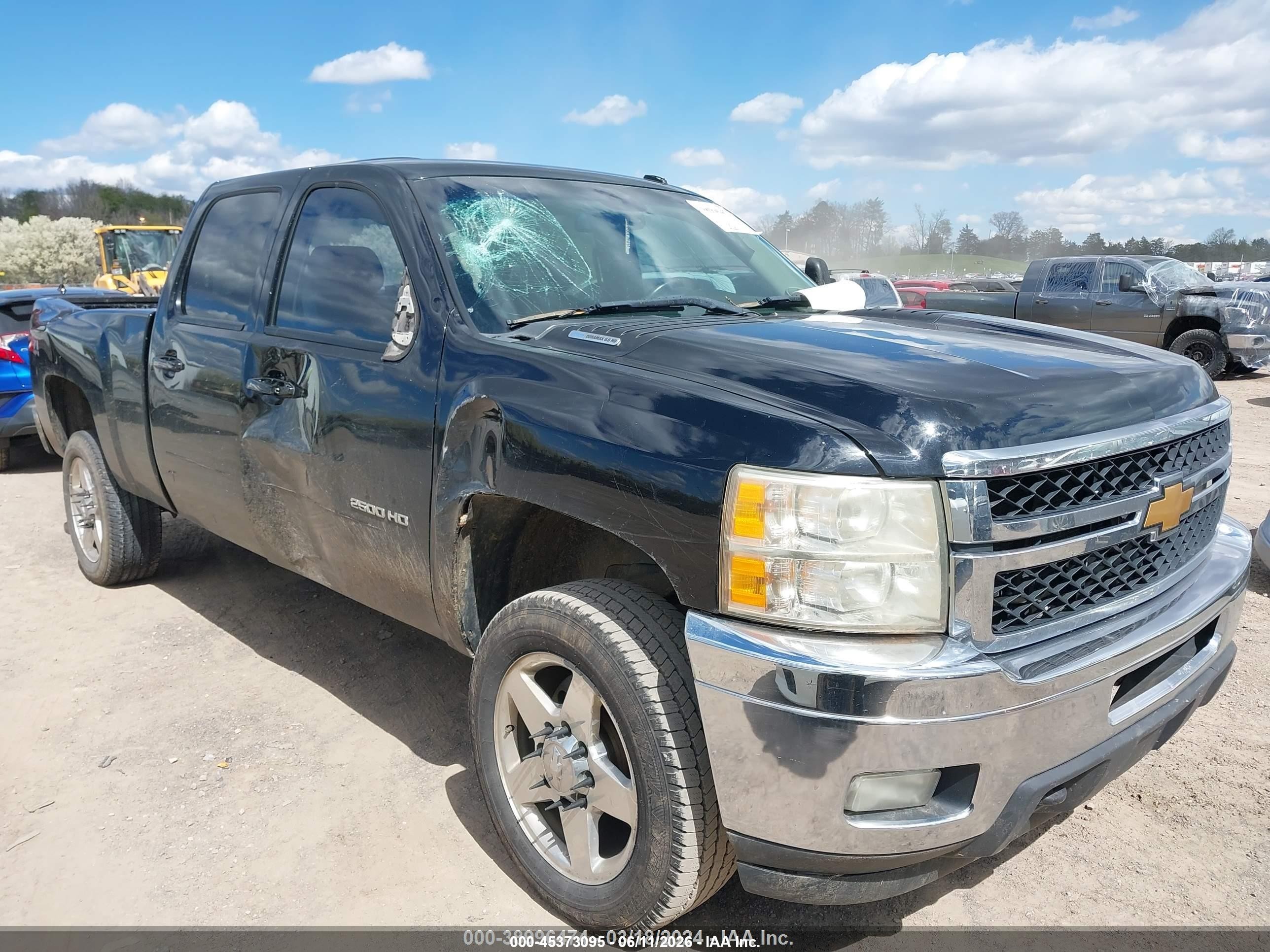 2012 Chevrolet Silverado 2500HD LTZ, VIN 1GC1KYE82CF224481 — Side