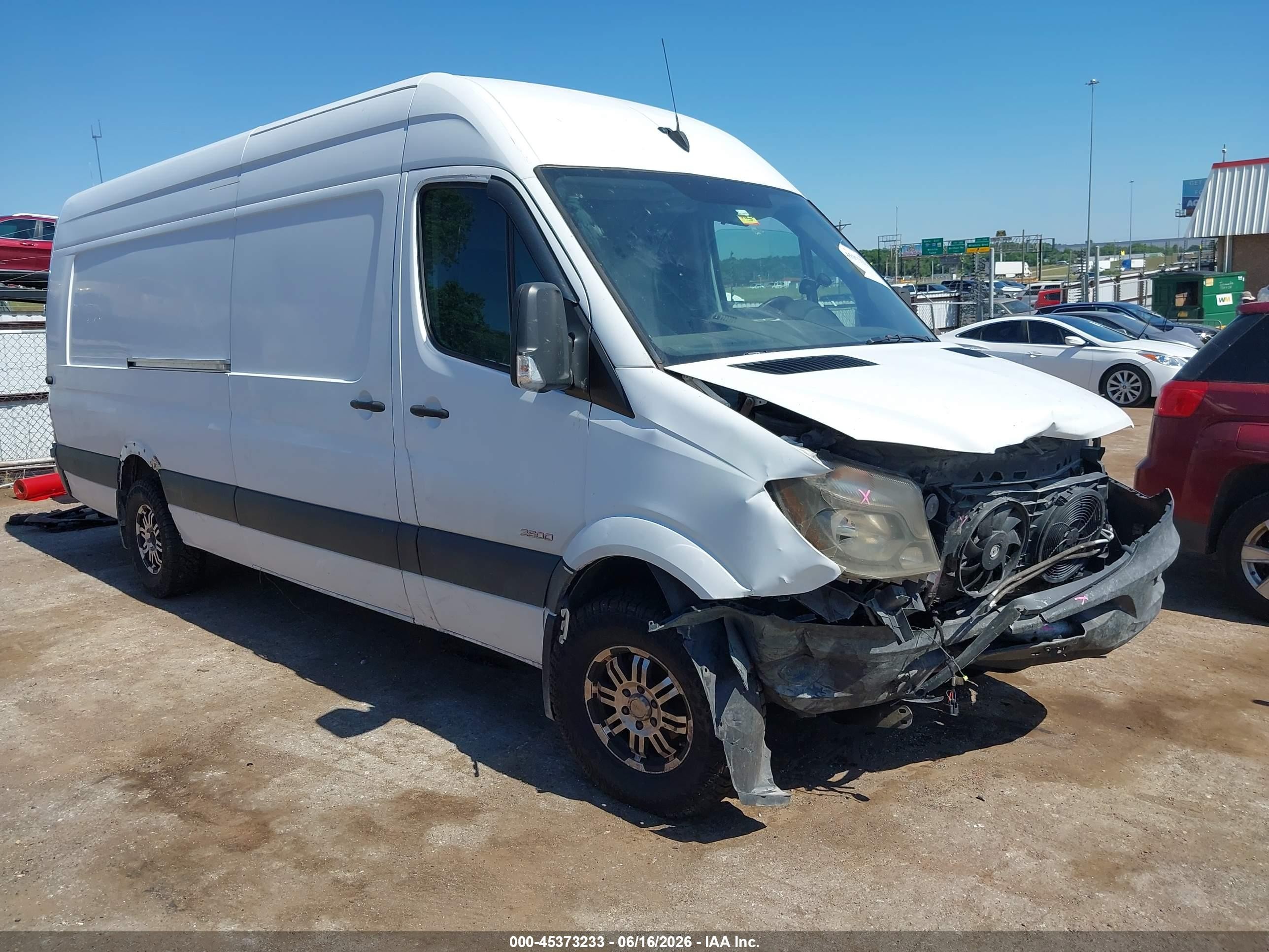 2014 Freightliner Sprinter, VIN WDYPE8DC2E5857177 — Front end