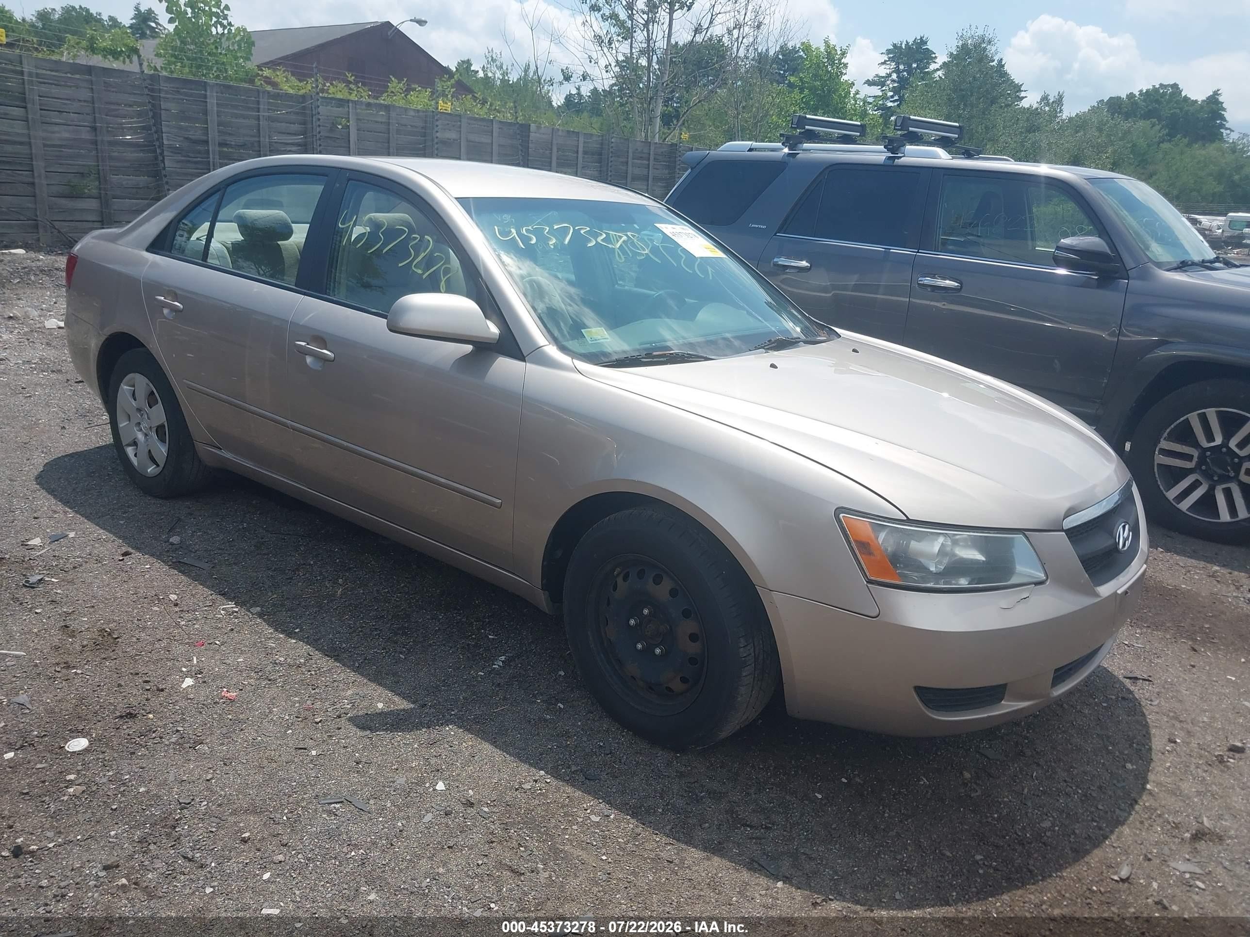 2007 Hyundai Sonata GLS, VIN 5NPET46C47H283408 — Side