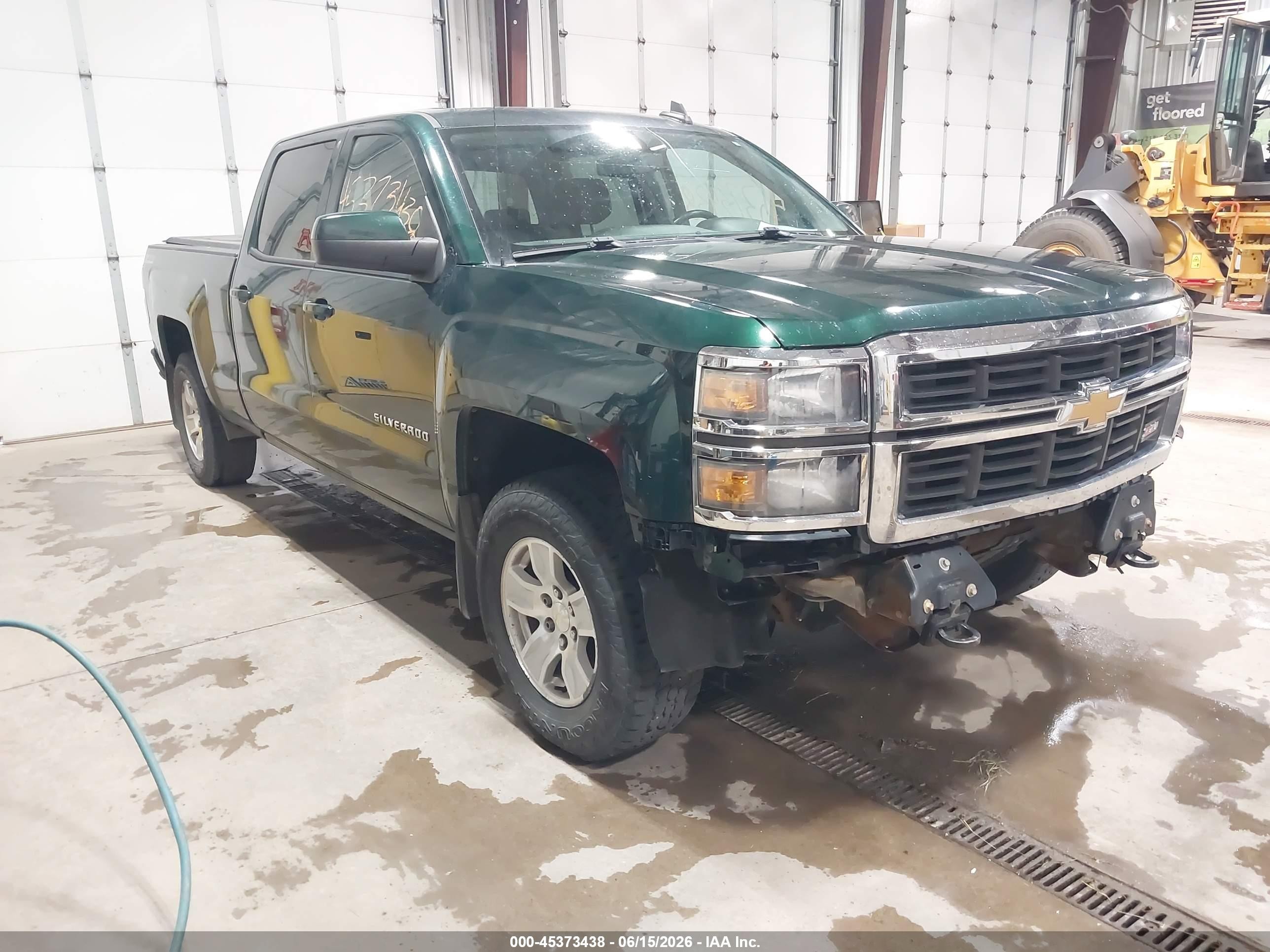 2015 Chevrolet Silverado 1500 LT, VIN 3GCUKREC8FG147612 — Front end