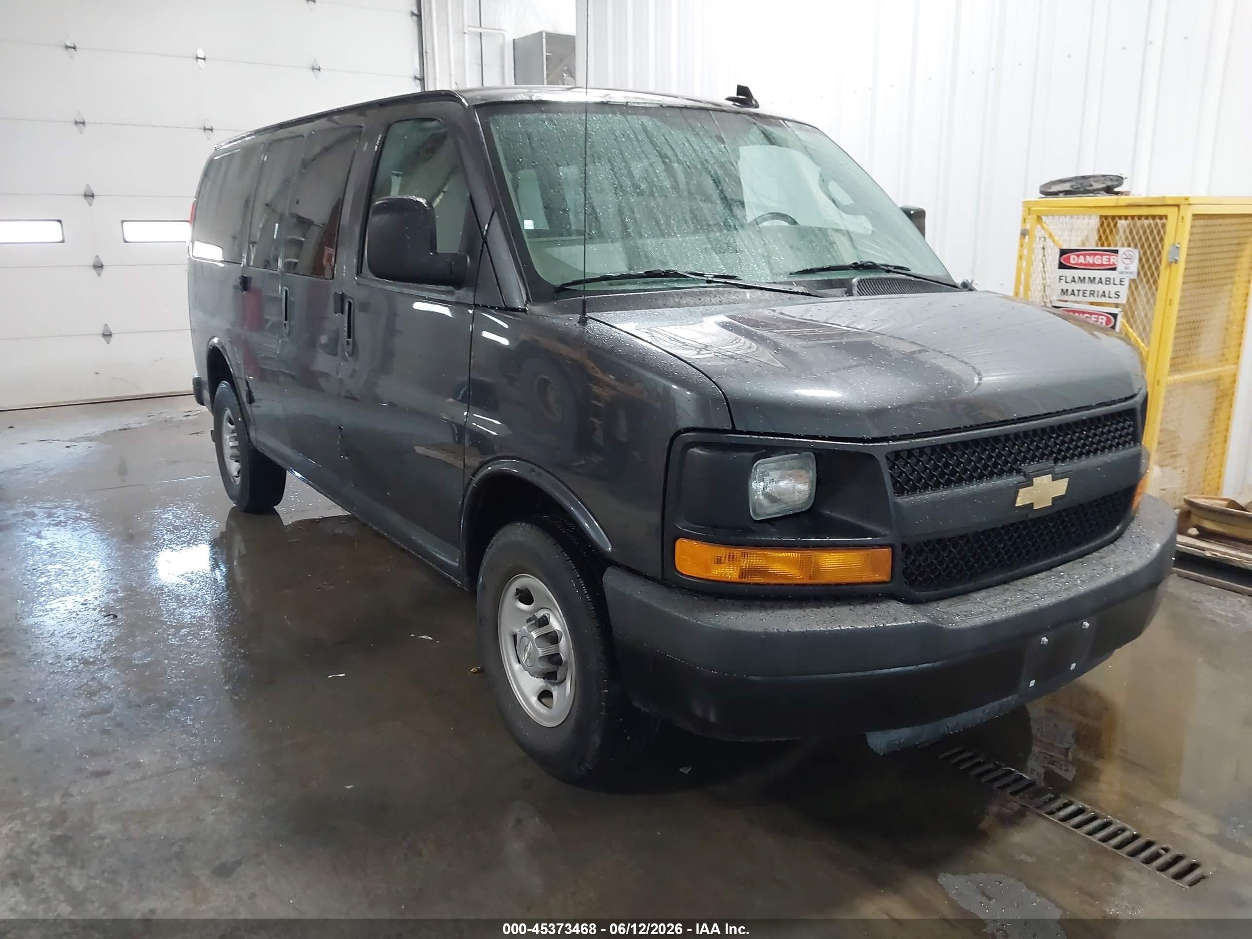 2016 Chevrolet Express Passenger LS, VIN 1GNWGEFG6G1292742 — Rear end