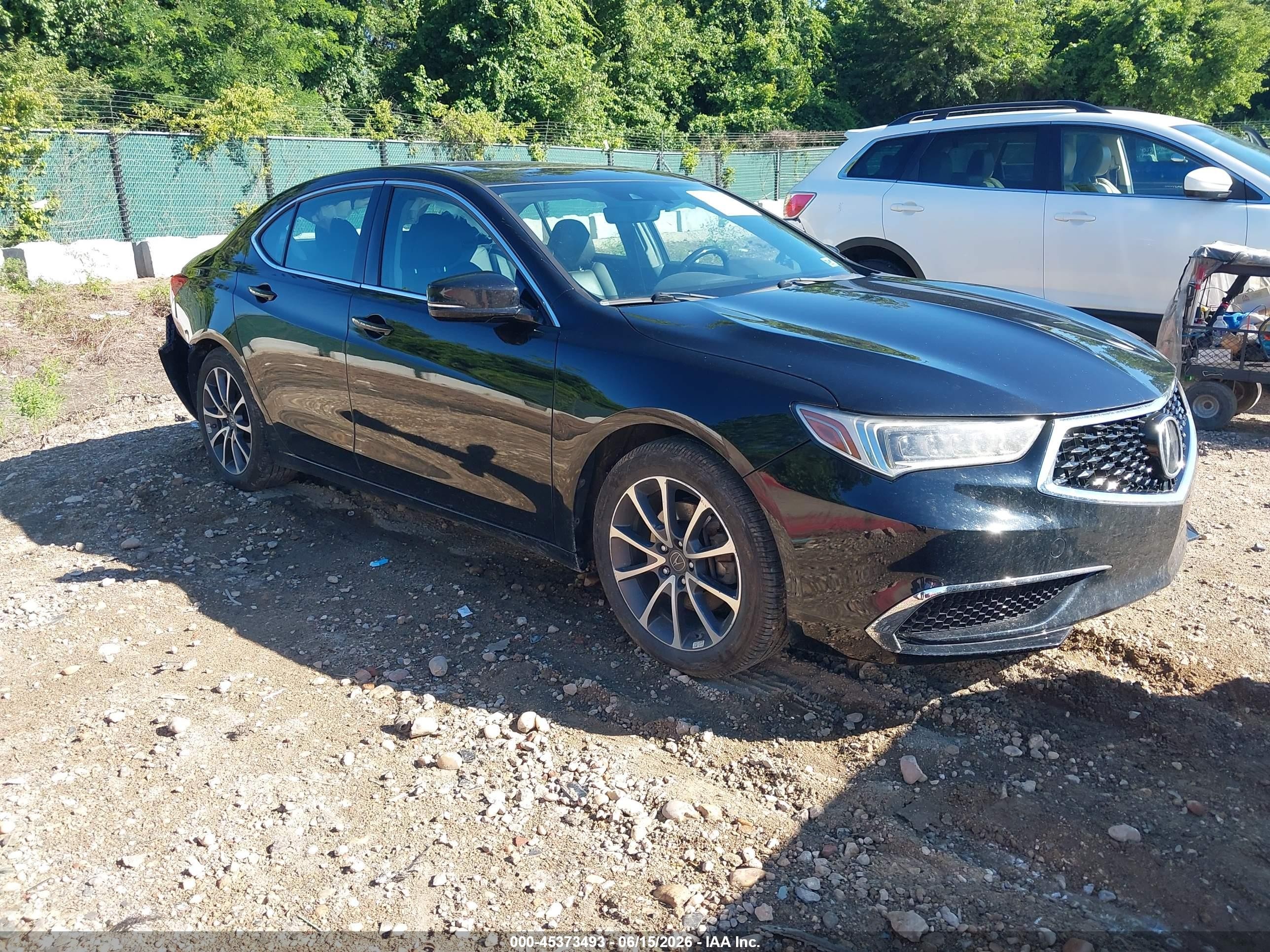 2018 Acura TLX, VIN 19UUB3F39JA004138 — Зад