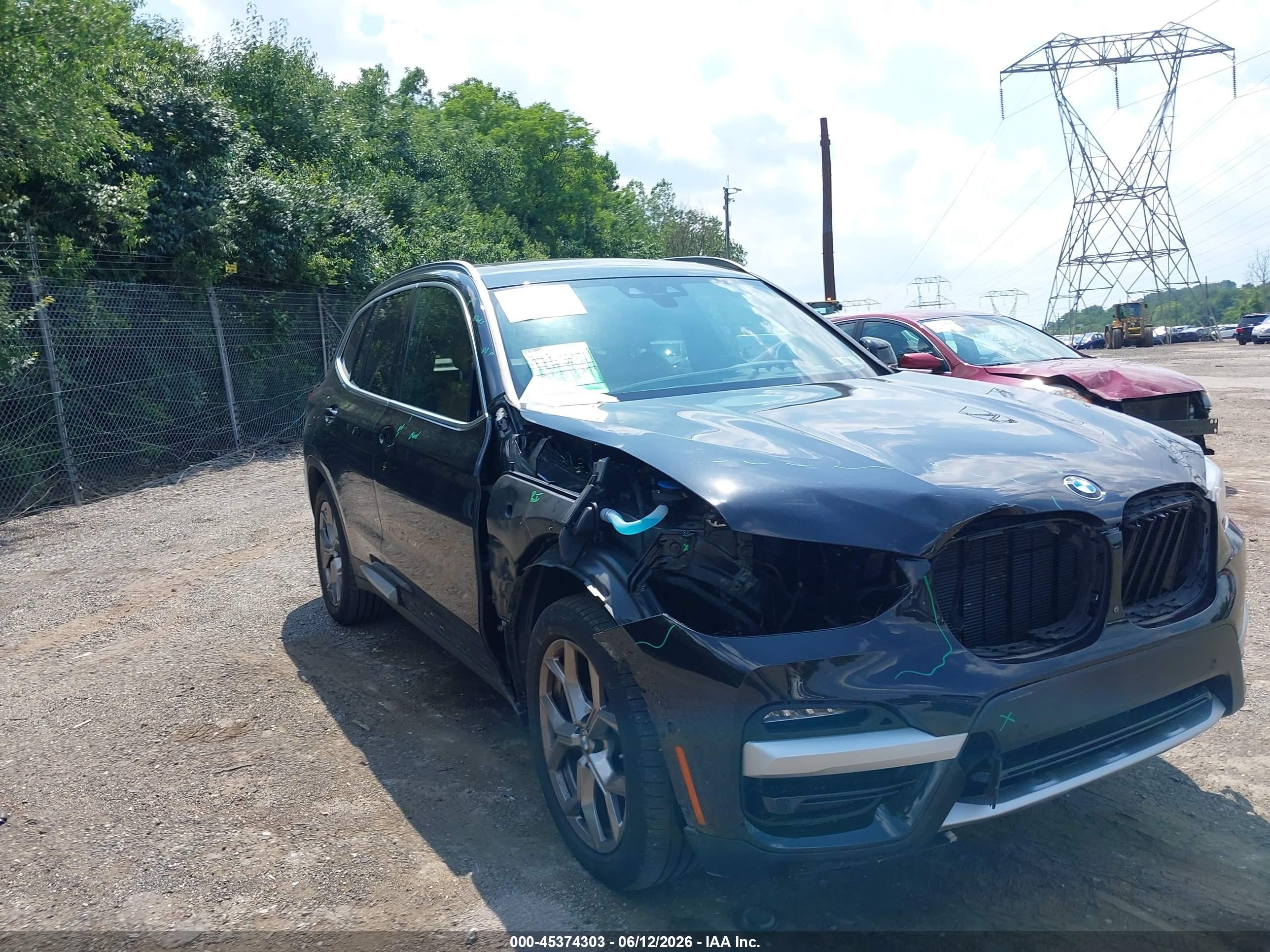 2021 BMW X3 xDrive30i, VIN 5UXTY5C01M9E81605 — Front end