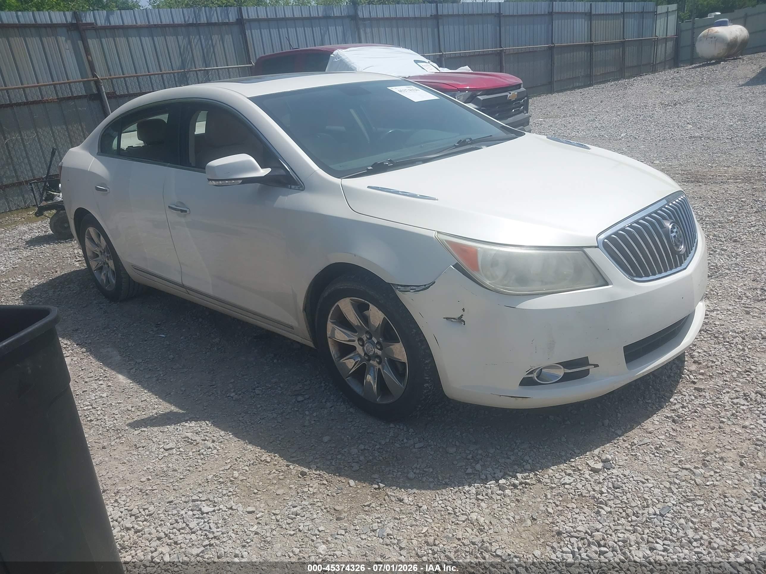 2013 Buick LaCrosse Leather, VIN 1G4GC5E31DF265790 — Бок