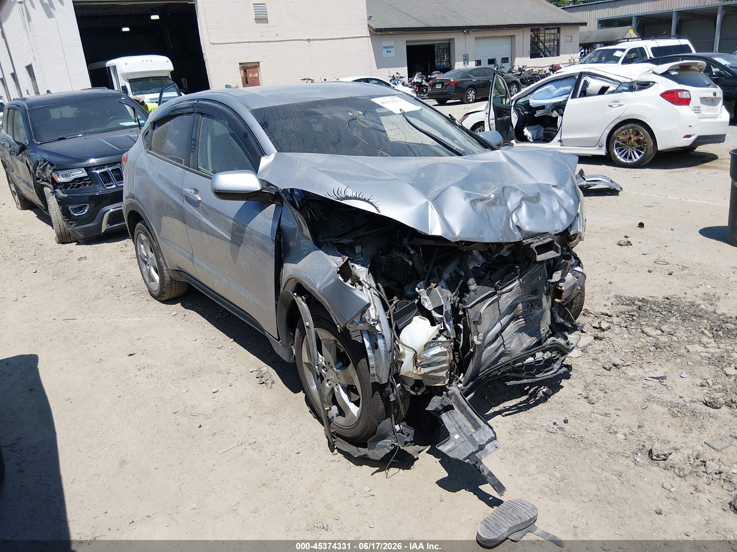 2018 Honda HR-V LX, VIN 3CZRU6H38JG700241 — Перед