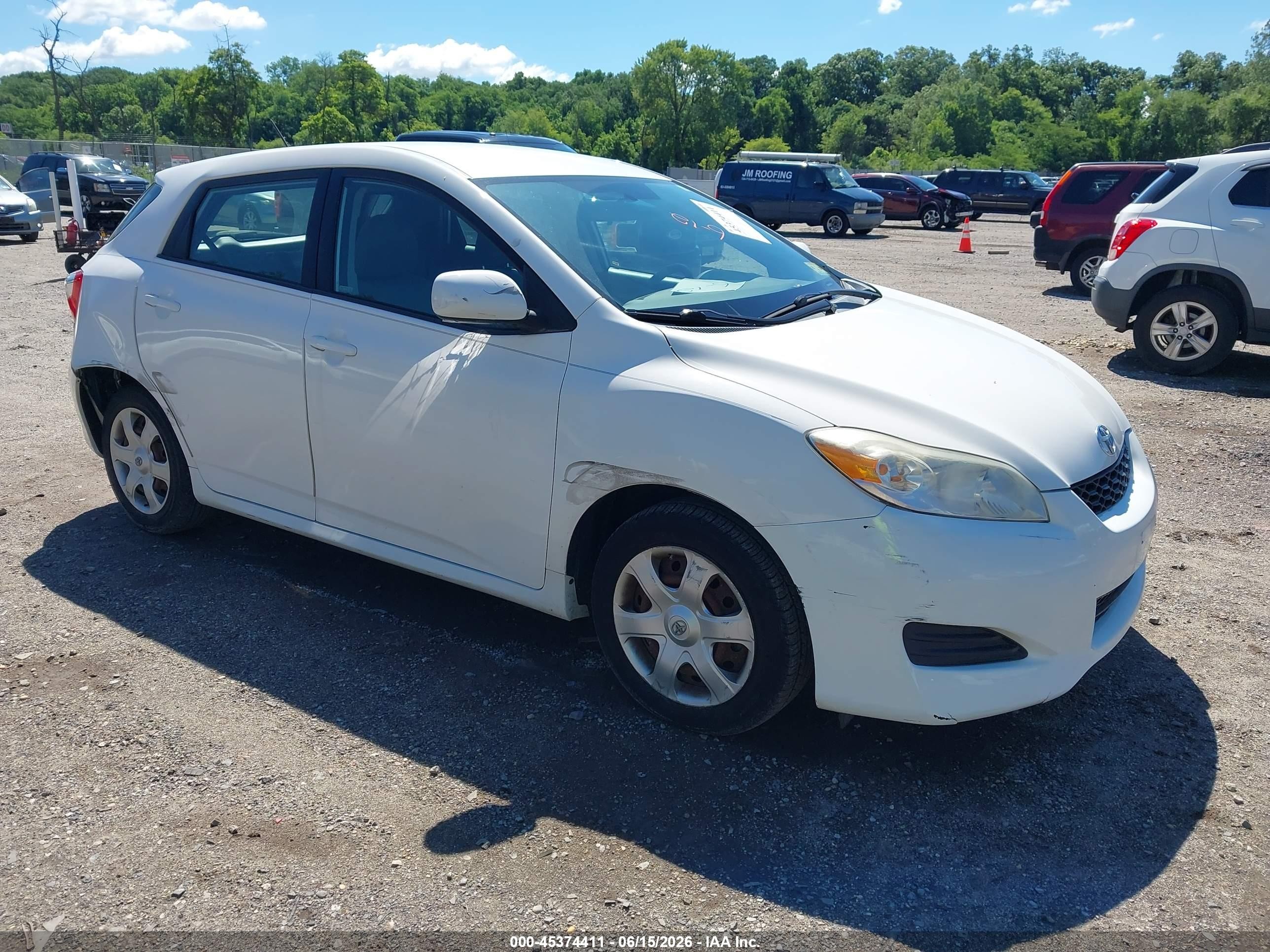 2009 Toyota Matrix, VIN 2T1KU40E59C060925 — Rear end