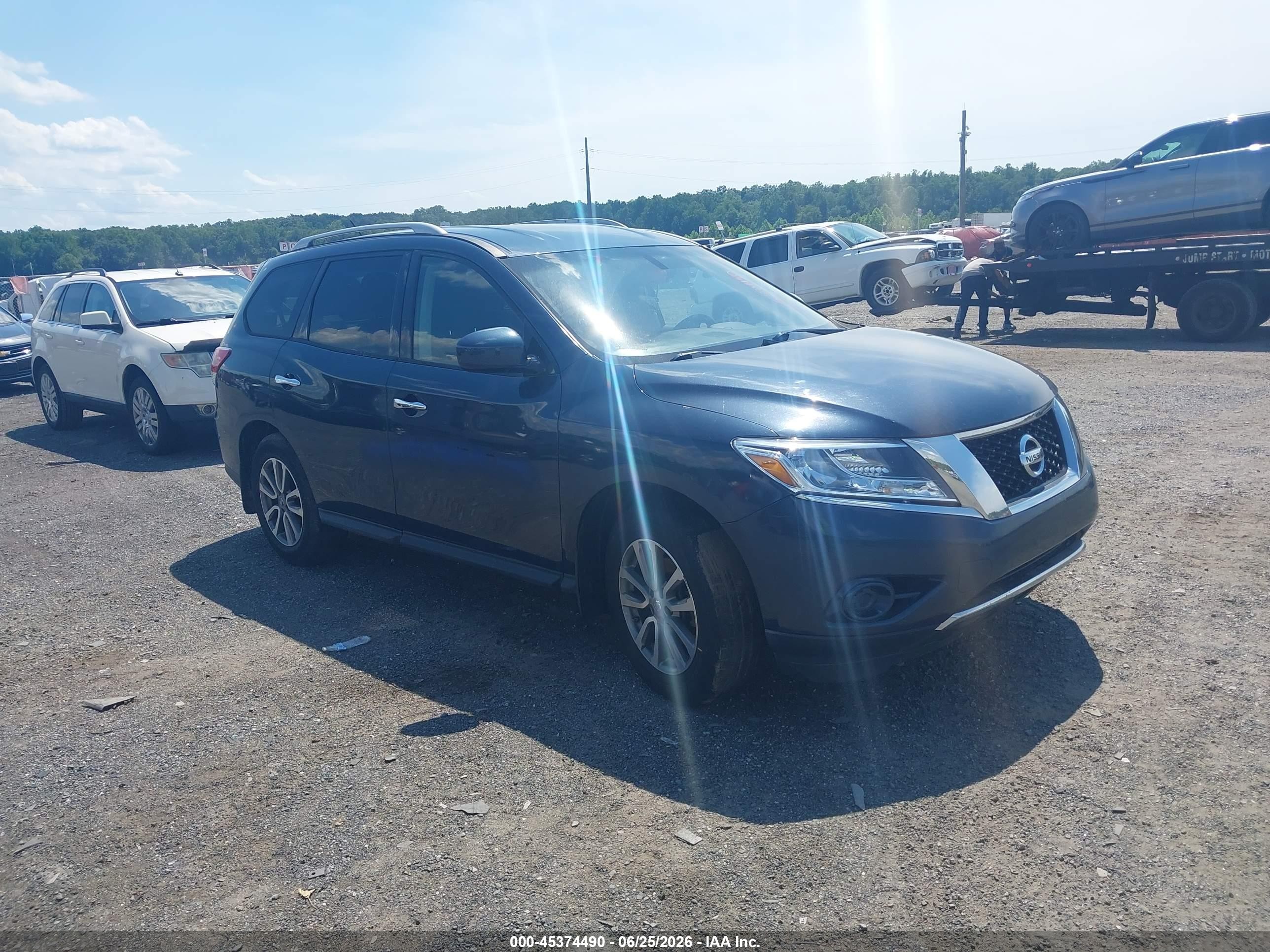 2015 Nissan Pathfinder Platinum, VIN 5N1AR2MM3FC653203 — Repossession