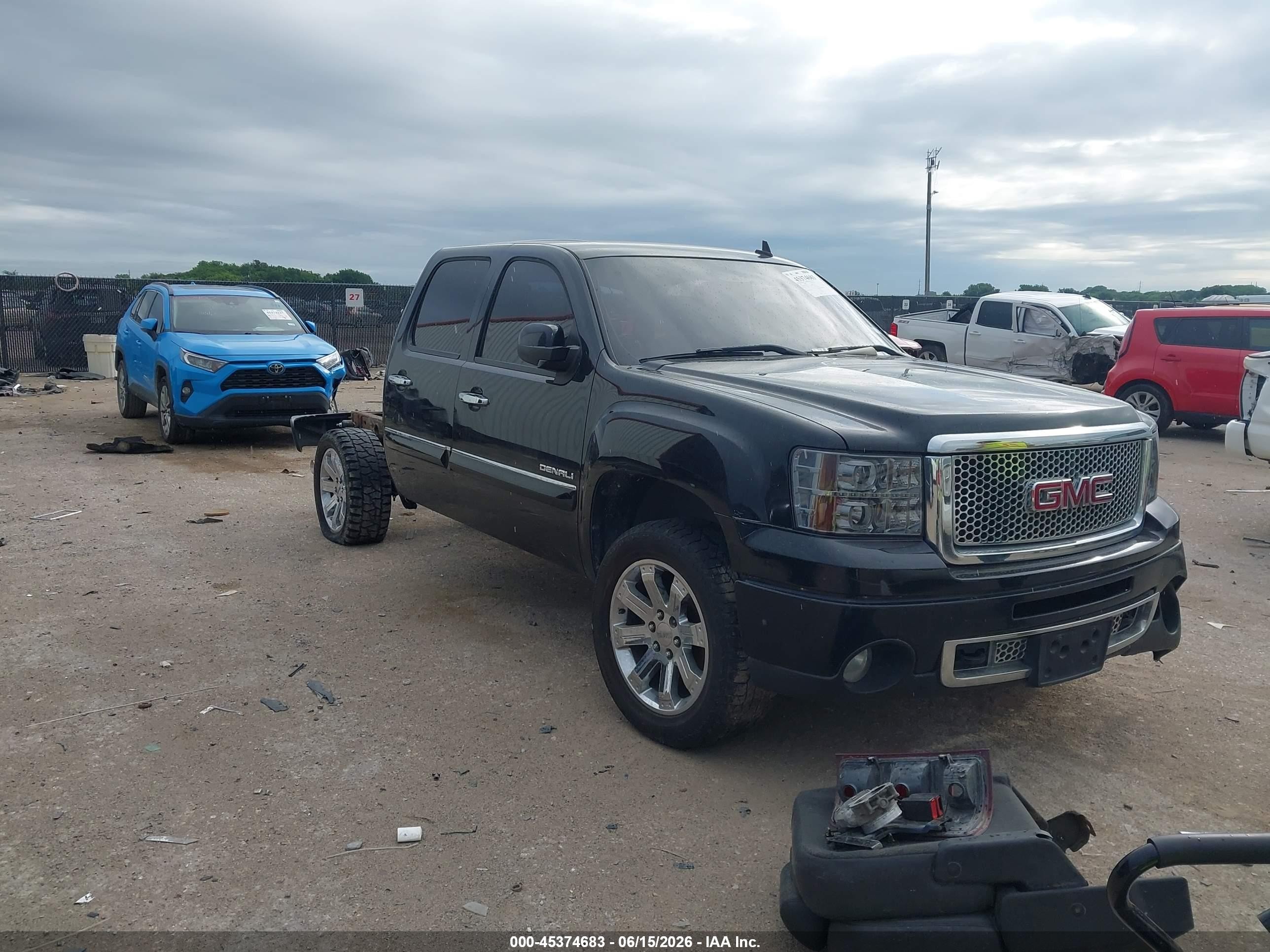 2013 GMC Sierra 1500 Denali, VIN 3GTP1XE28DG235231 — Side