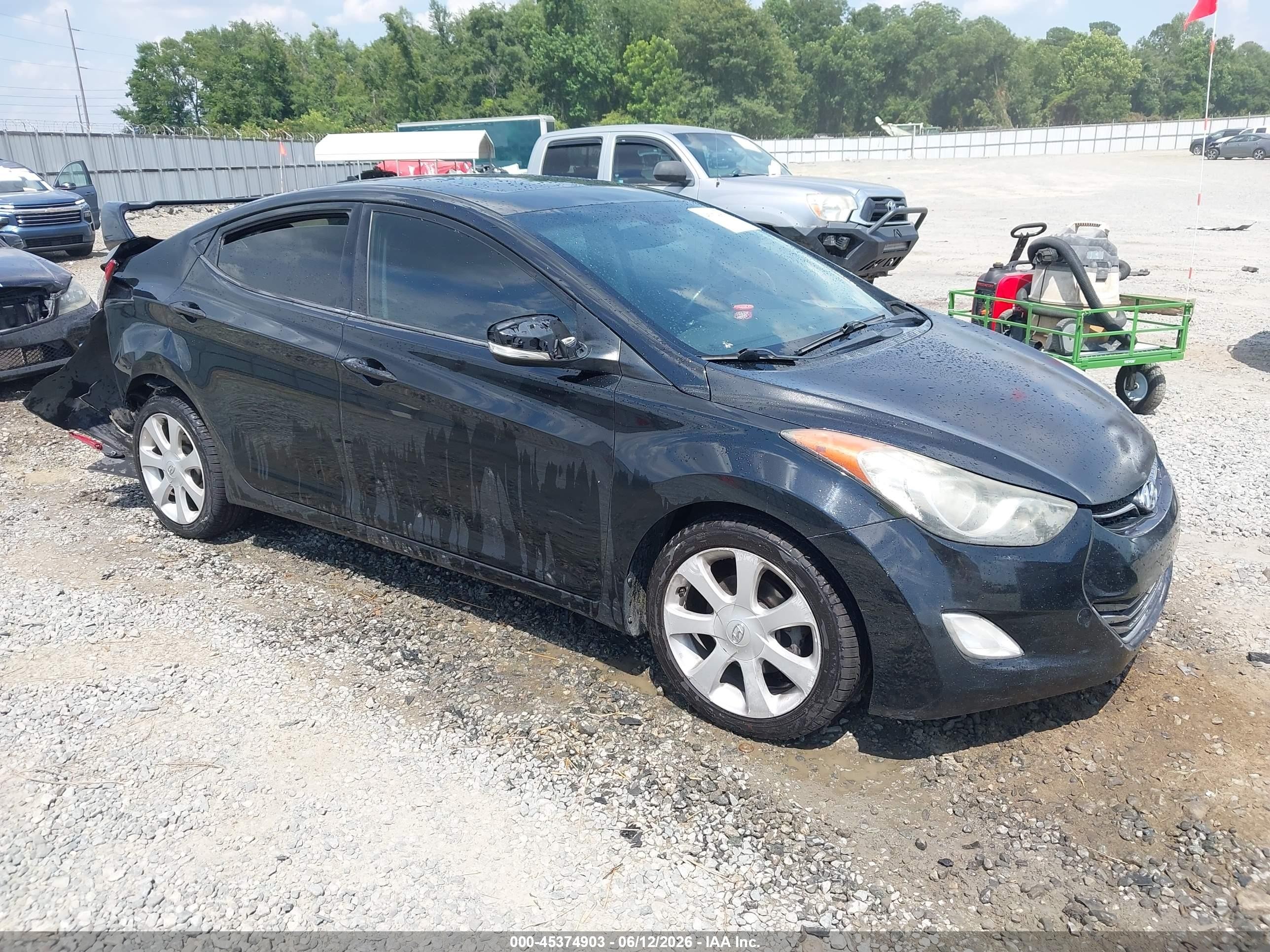 2013 Hyundai Elantra Limited, VIN 5NPDH4AE3DH386806 — Rear end