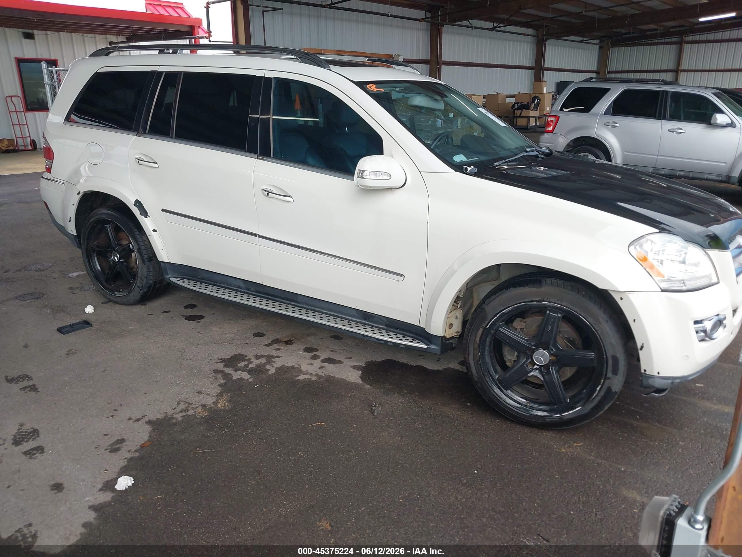 2008 Mercedes-Benz GL 550, VIN 4JGBF86E88A353533 — Normal wear
