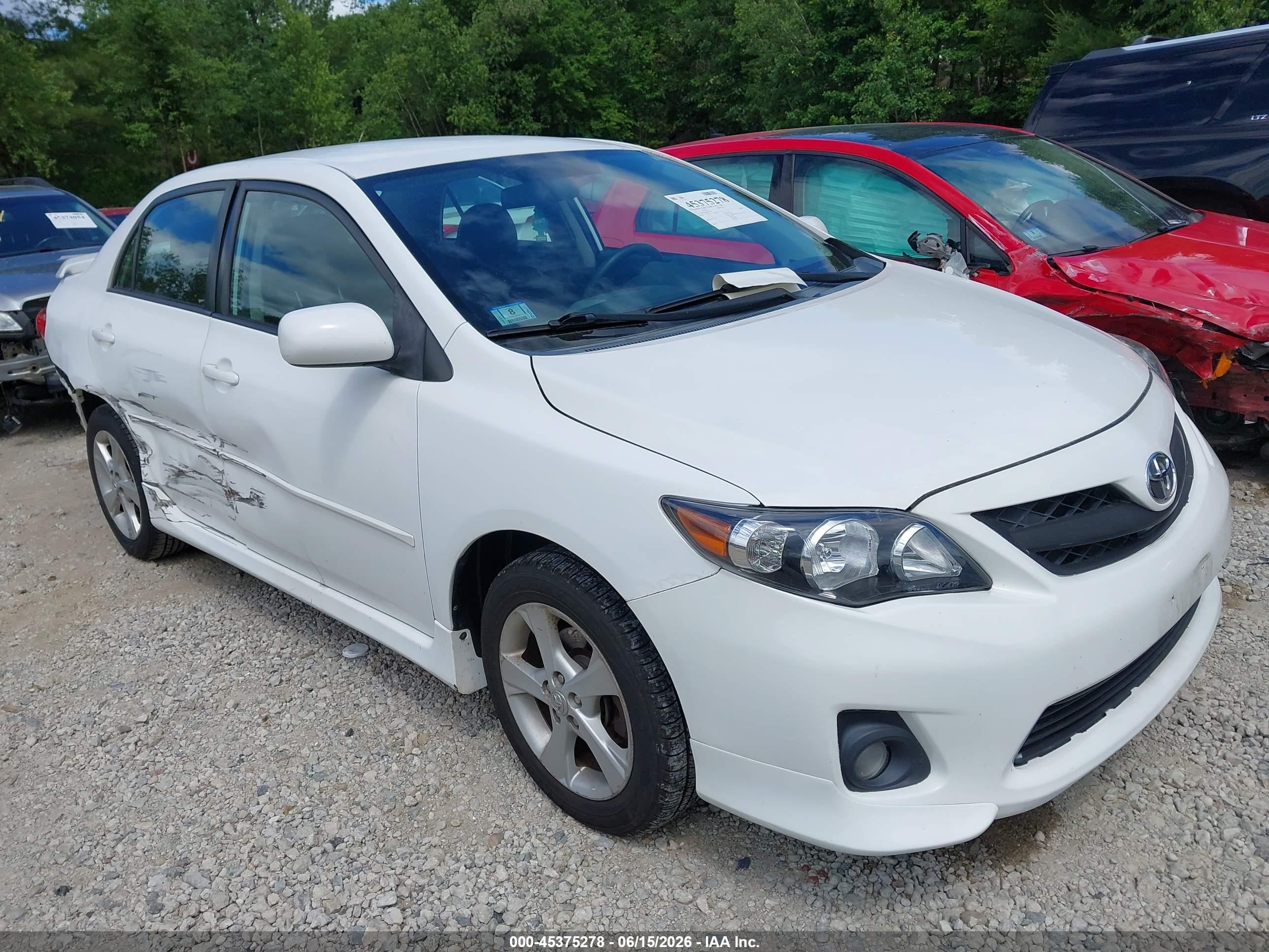 2011 Toyota Corolla LE, VIN 2T1BU4EEXBC691720 — Rear end