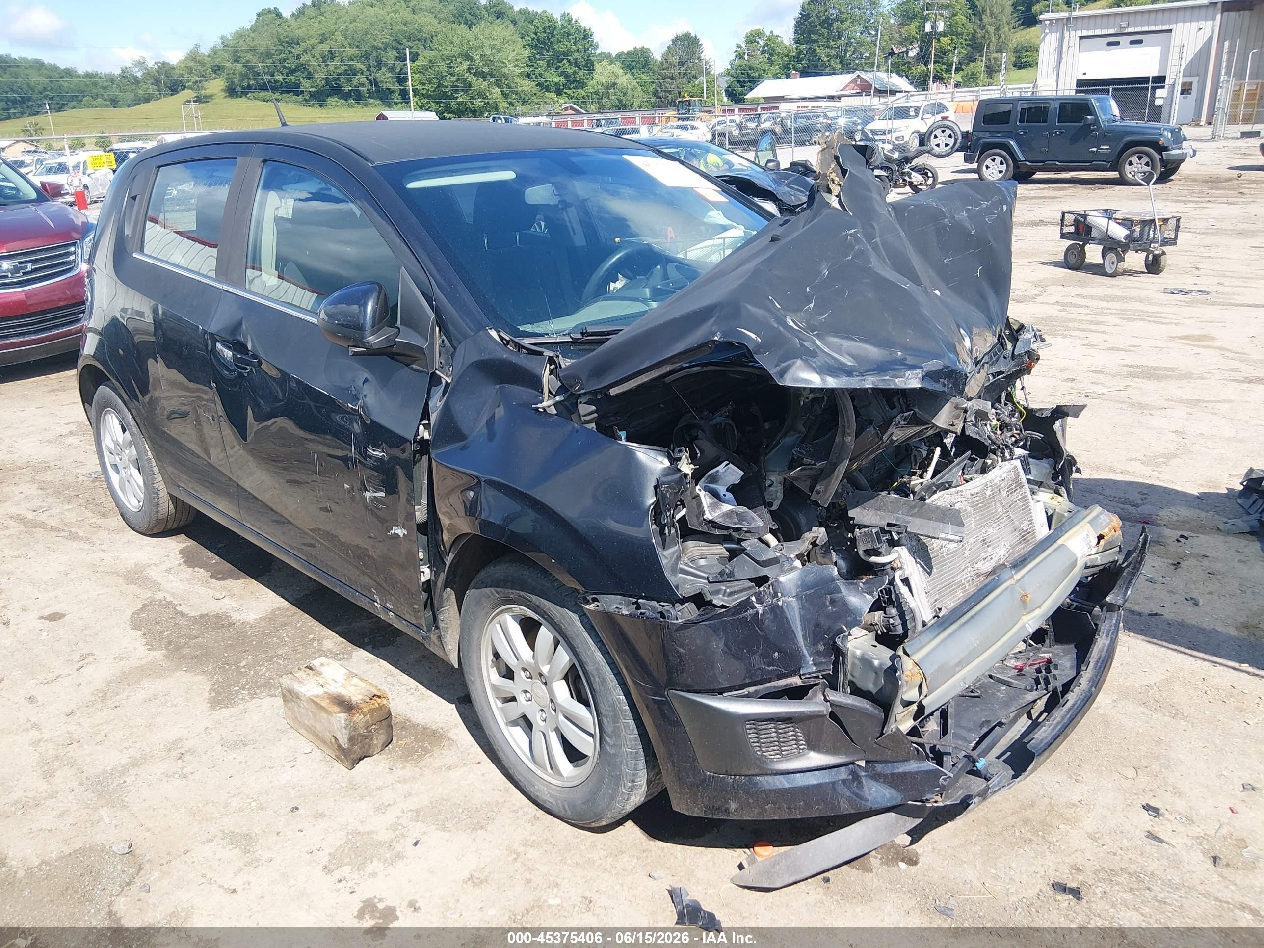 2014 Chevrolet Sonic LT, VIN 1G1JC6SH0E4238859 — Front end