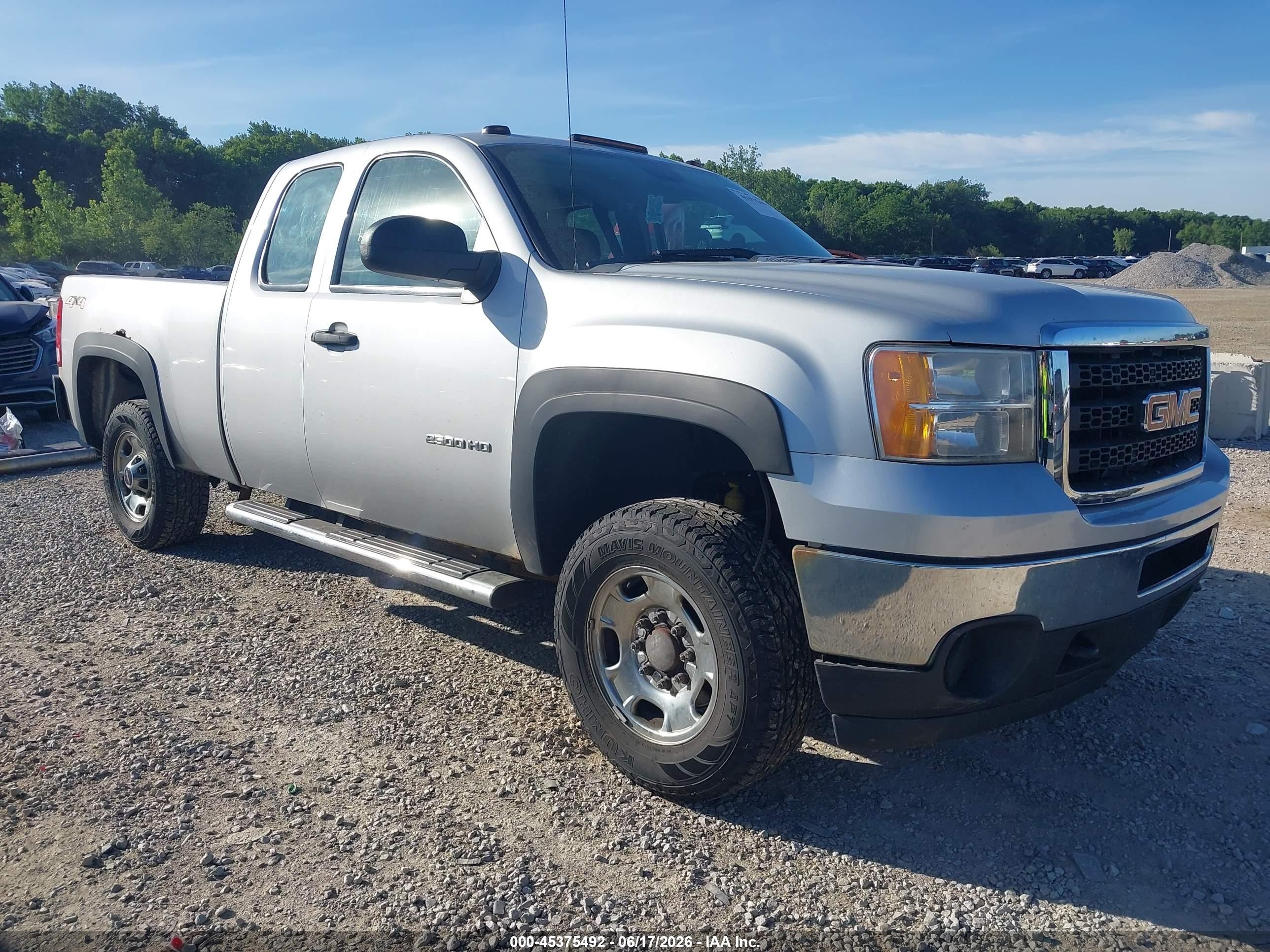 2013 GMC Sierra 2500HD Work Truck, VIN 1GT22ZCG0DZ285199 — Side