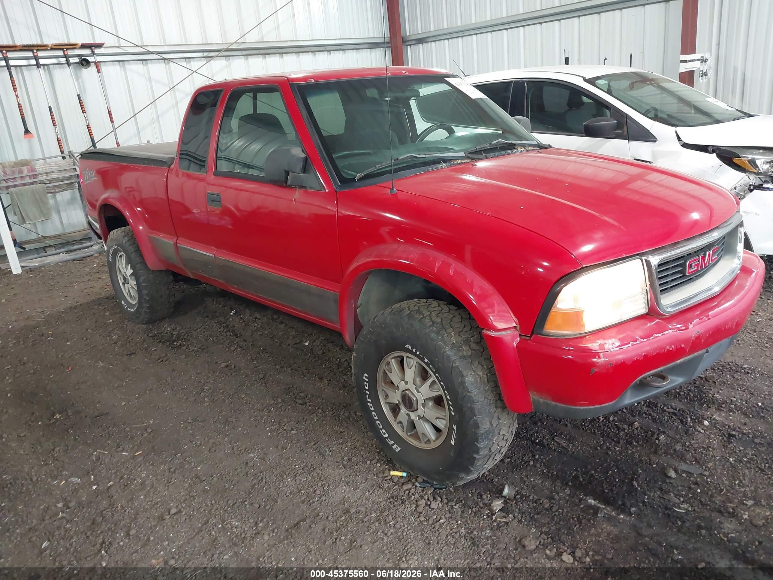 2002 GMC Sonoma SLS, VIN 1GTCT19W028171708 — Side