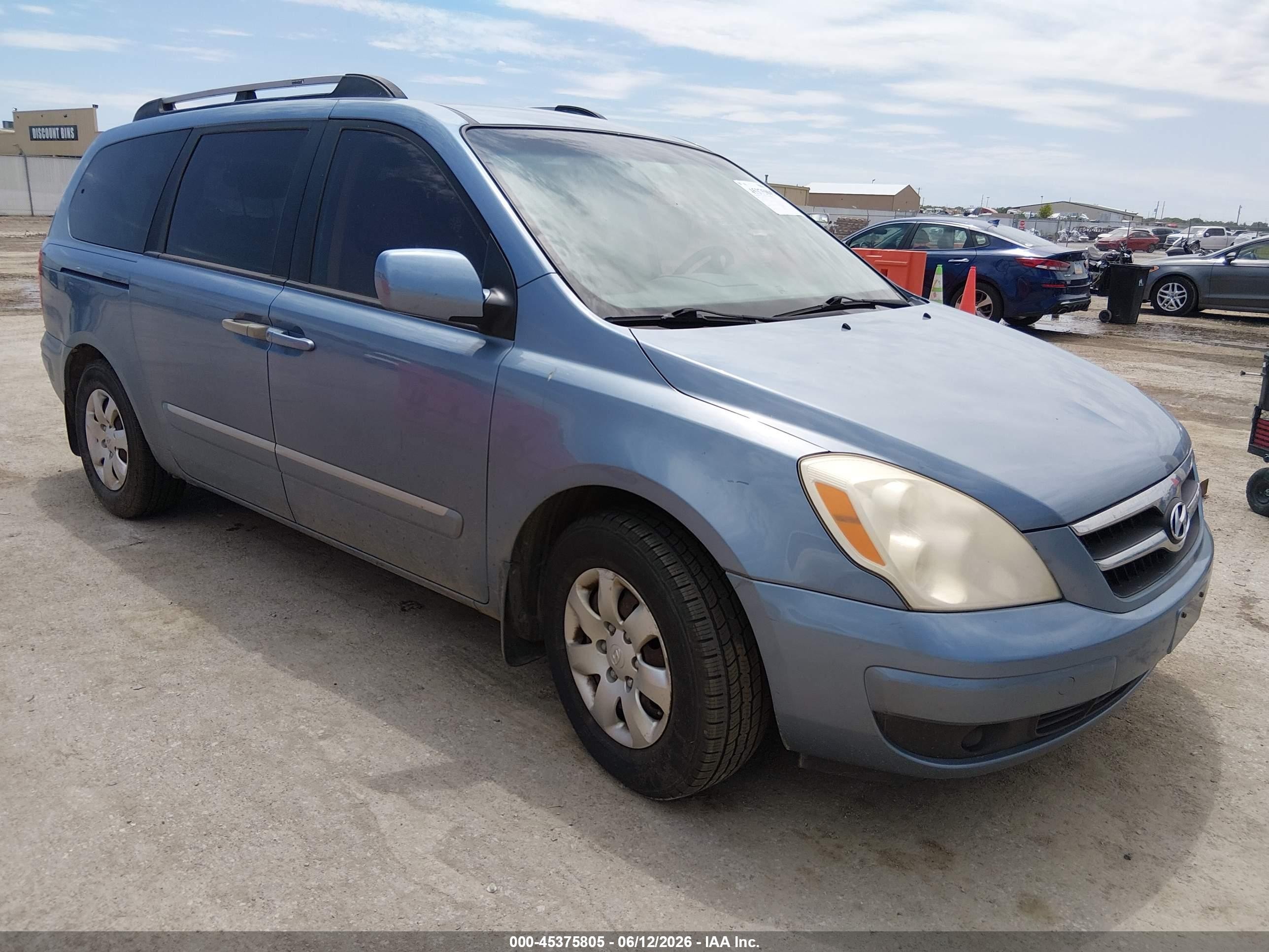 2008 Hyundai Entourage GLS, VIN KNDMC233086052618 — Град