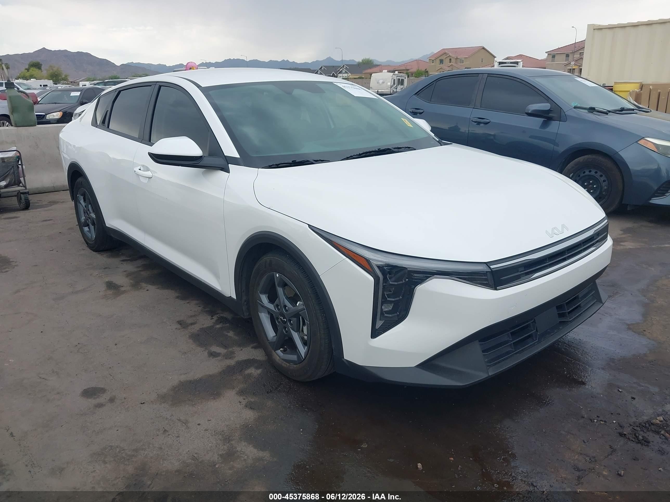 2025 Kia K4 LXS, VIN 3KPFT4DE6SE144967 — Зад