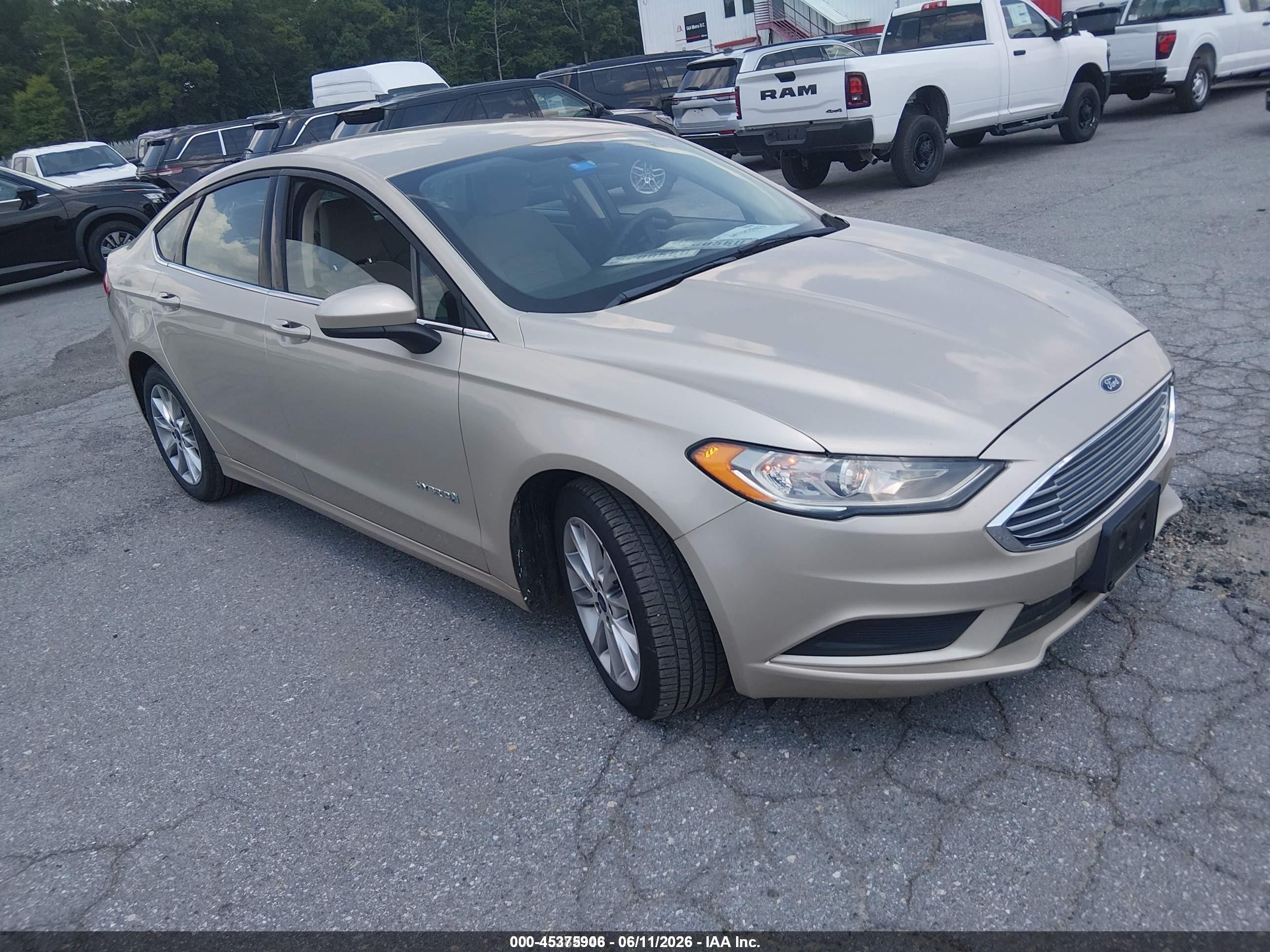 2017 Ford Fusion Hybrid S, VIN 3FA6P0UU5HR360627 — Normal wear