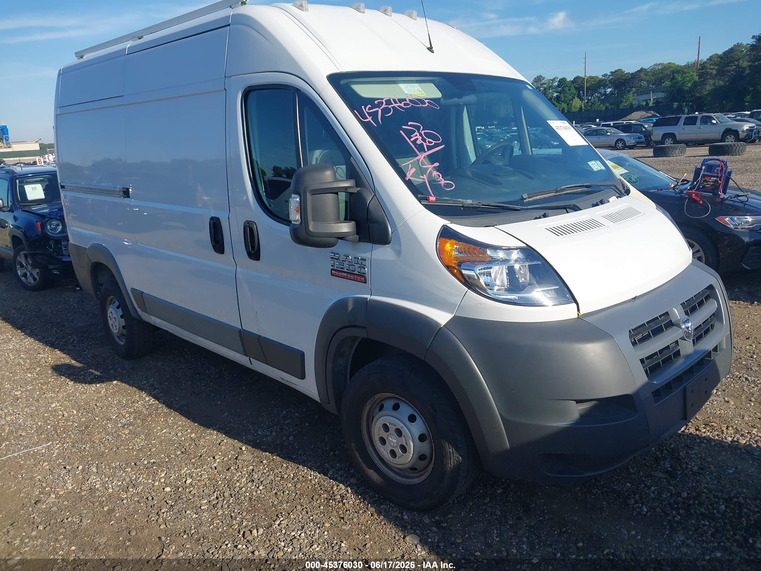 2016 Ram ProMaster Cargo, VIN 3C6TRVBG2GE103455 — Front end