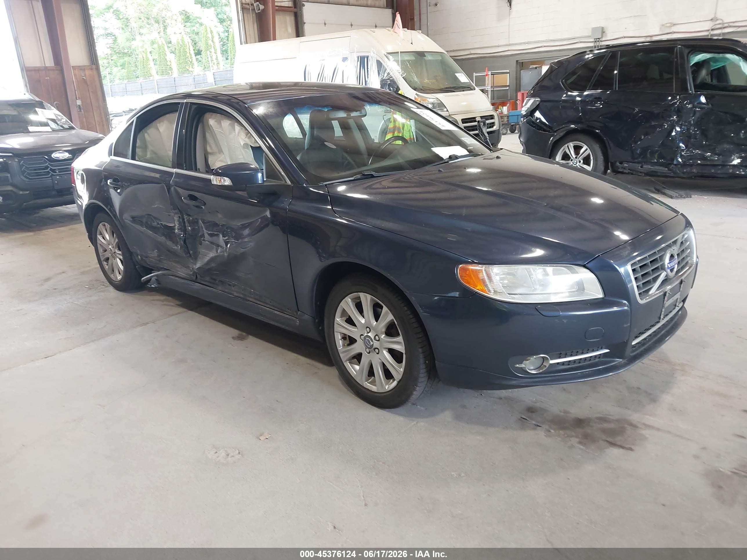 2011 Volvo S80 3.2L, VIN YV1940AS2B1137914 — Бок