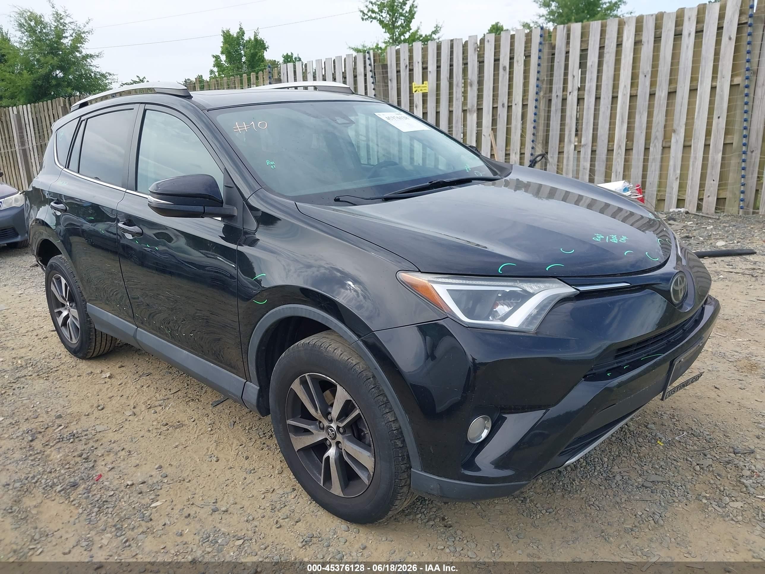 2018 Toyota RAV4 XLE, VIN 2T3RFREV1JW731869 — Rear end