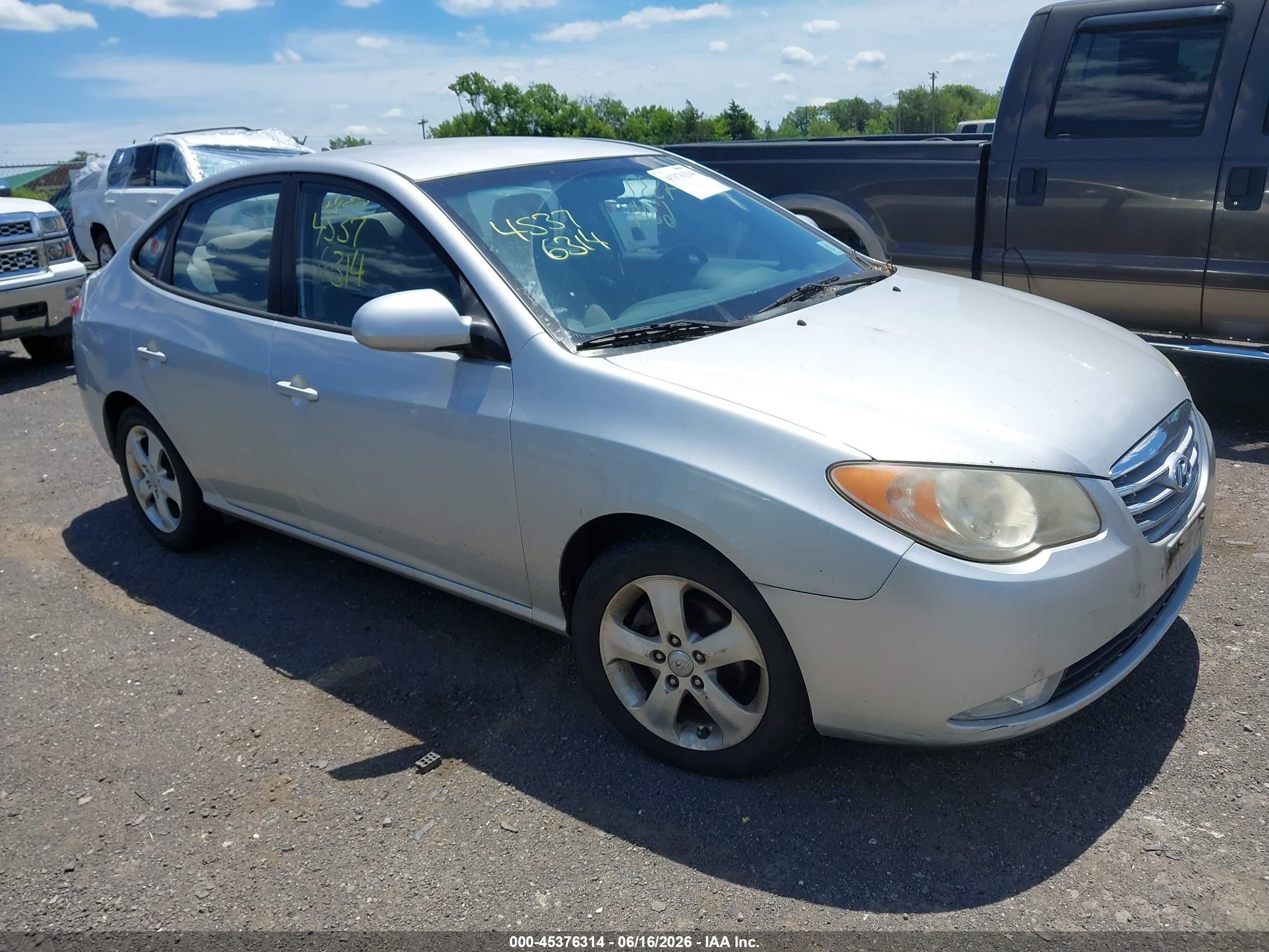 2010 Hyundai Elantra GLS, VIN KMHDU4AD2AU207168 — Normal wear