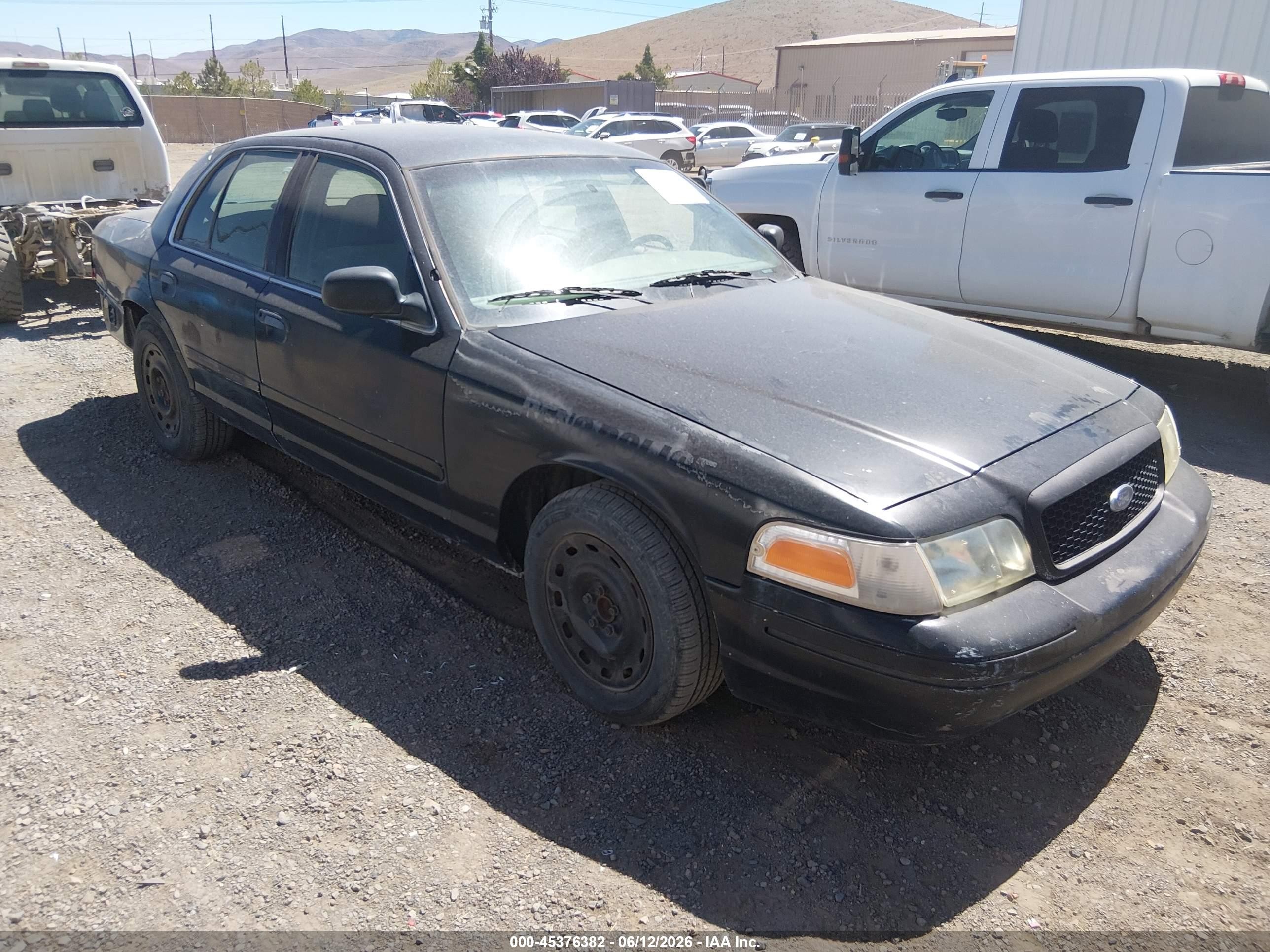 2004 Ford Police Interceptor Base w/3.27 Axle, VIN 2FAFP71WX4X158750 — Normal wear