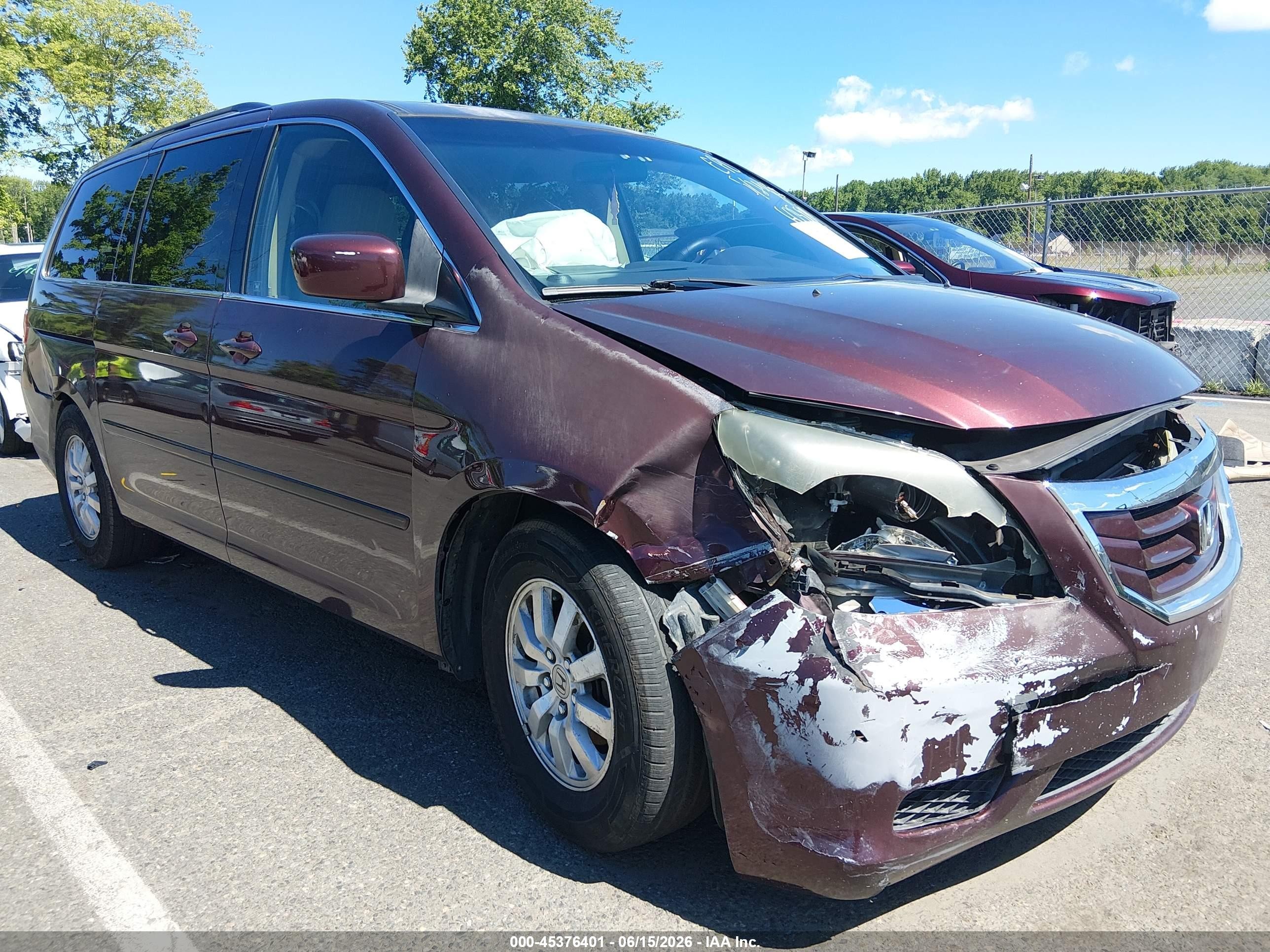 2008 Honda Odyssey EX, VIN 5FNRL38428B060589 — Front end