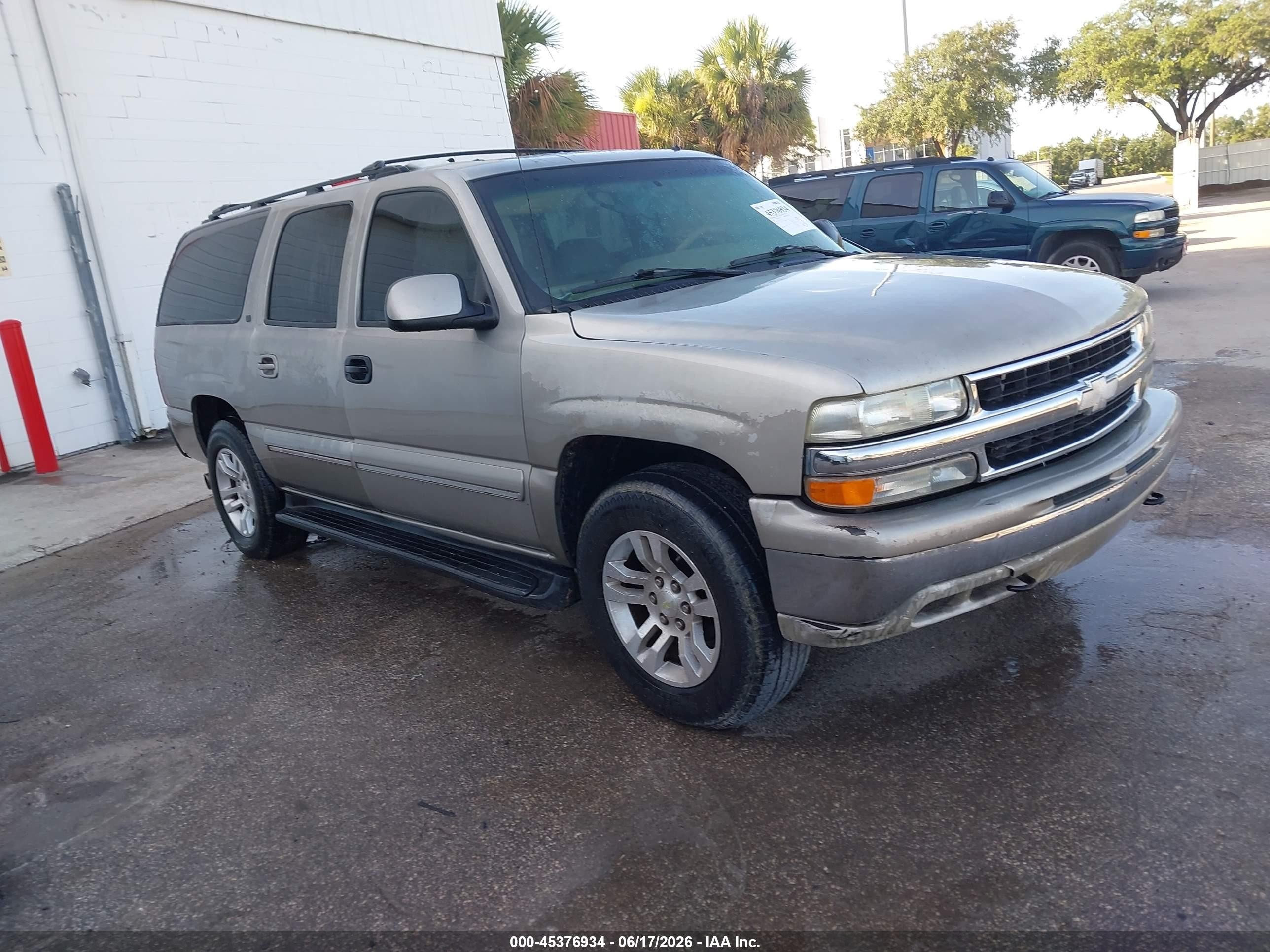 2002 Chevrolet Suburban LT, VIN 1GNEC16Z52J172229 — All over