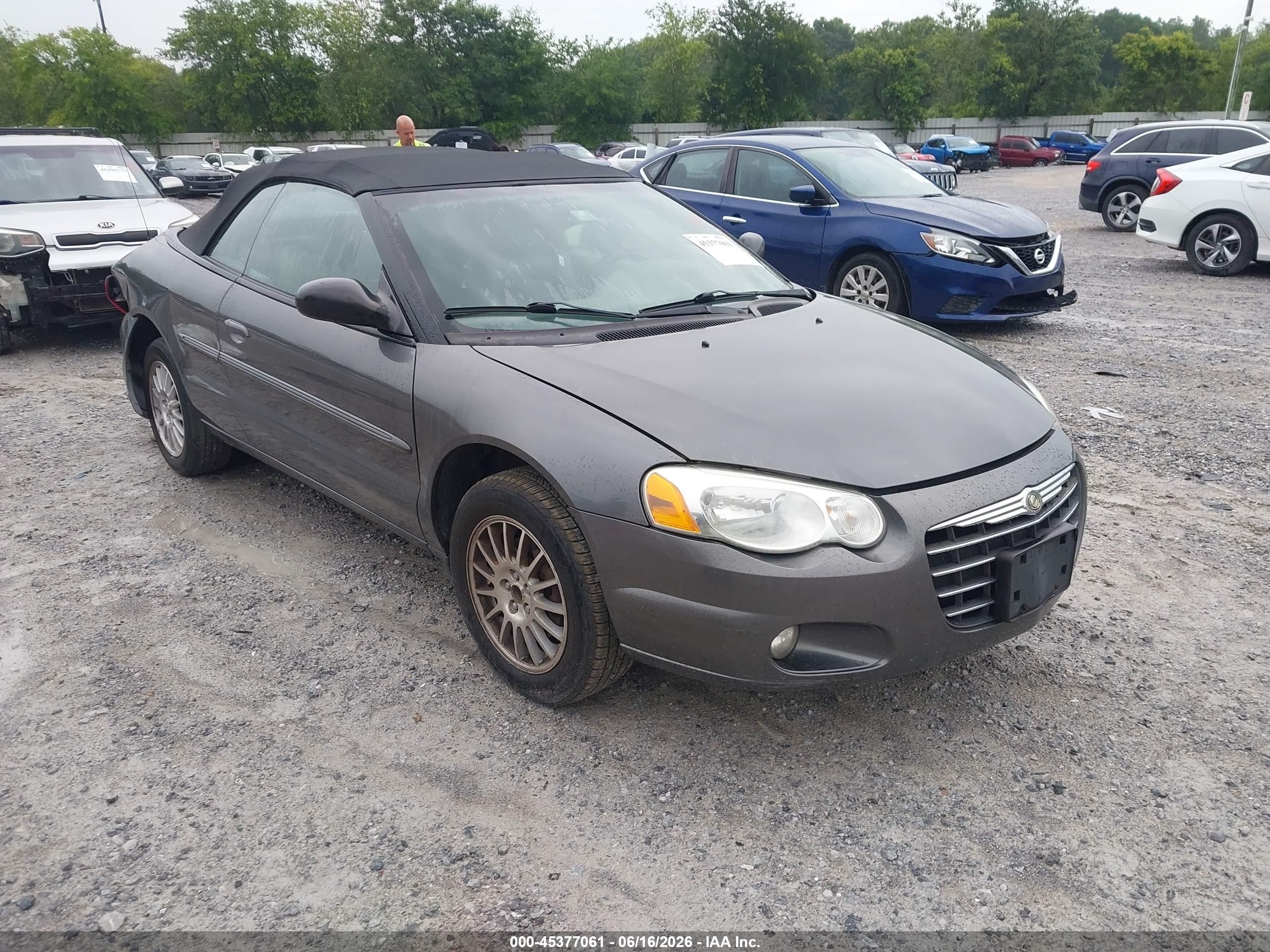 2005 Chrysler Sebring Touring, VIN 1C3EL55RX5N638482 — Зад