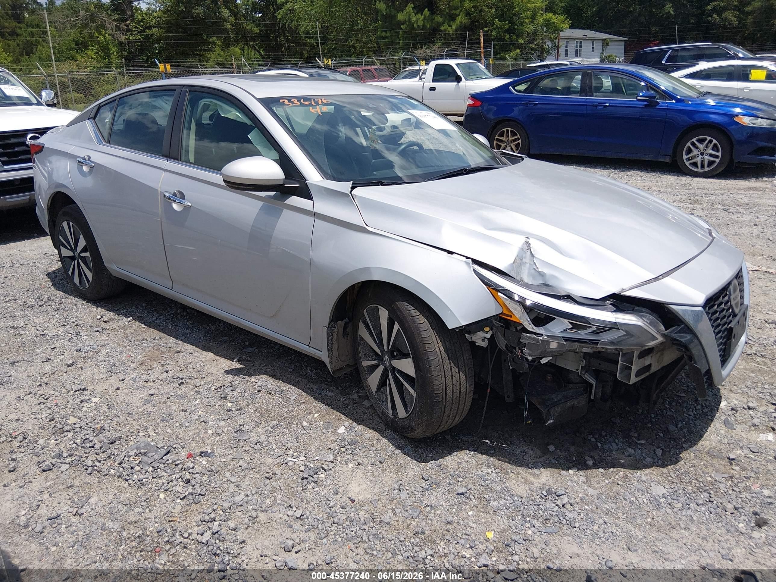 2021 Nissan Altima SV, VIN 1N4BL4DWXMN336176 — Front end