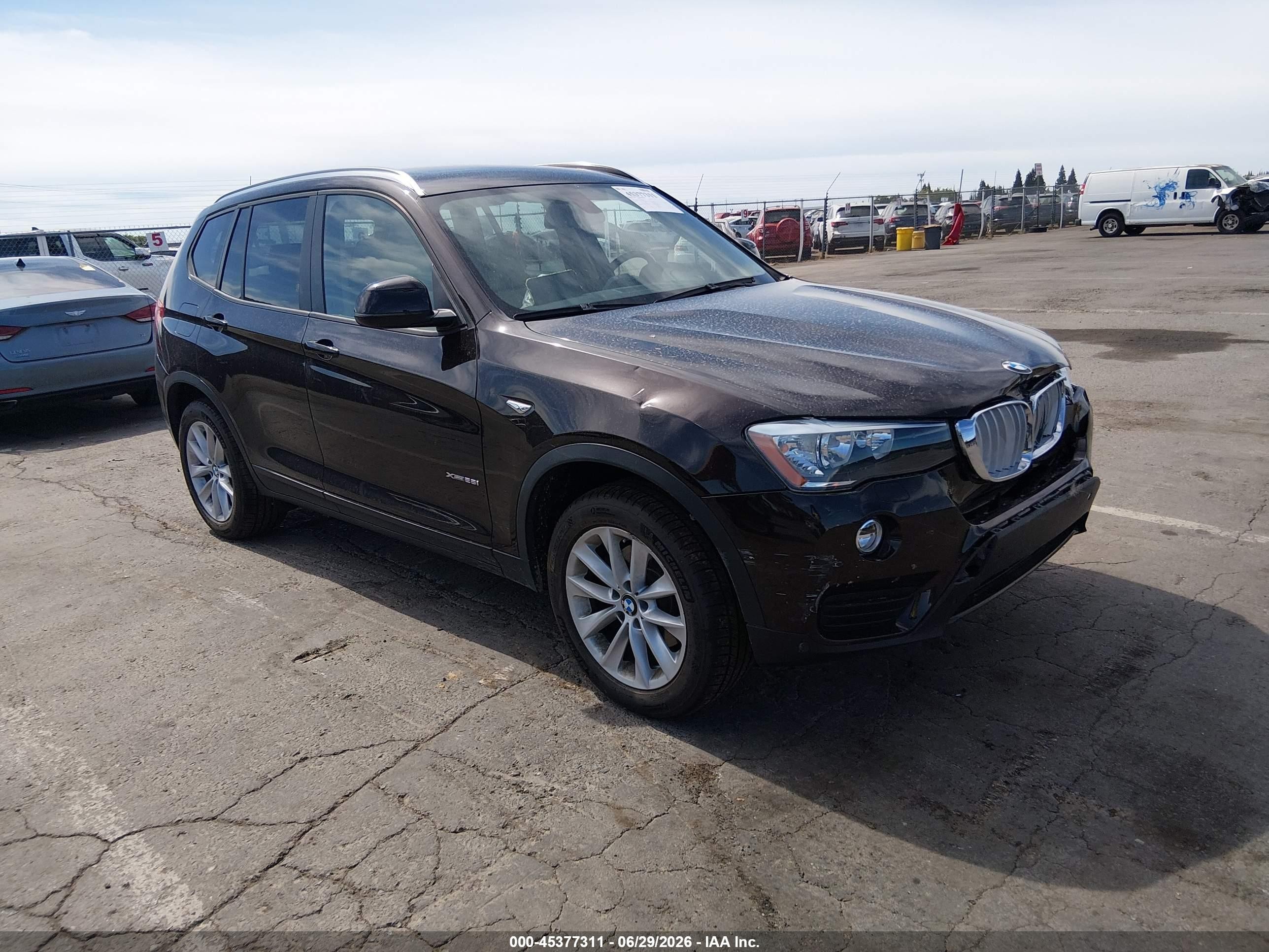 2015 BMW X3 xDrive28i, VIN 5UXWX9C54F0D59069 — Front end
