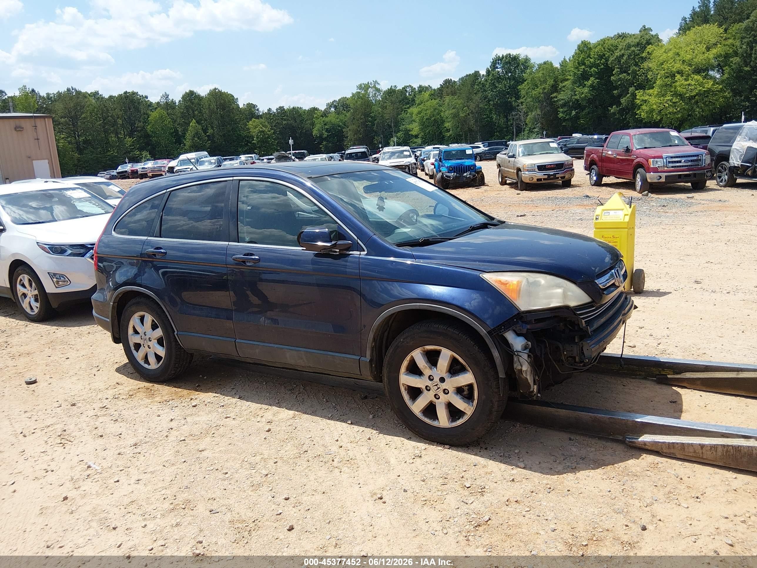 2007 Honda CR-V EX-L, VIN JHLRE487X7C056816 — Front end