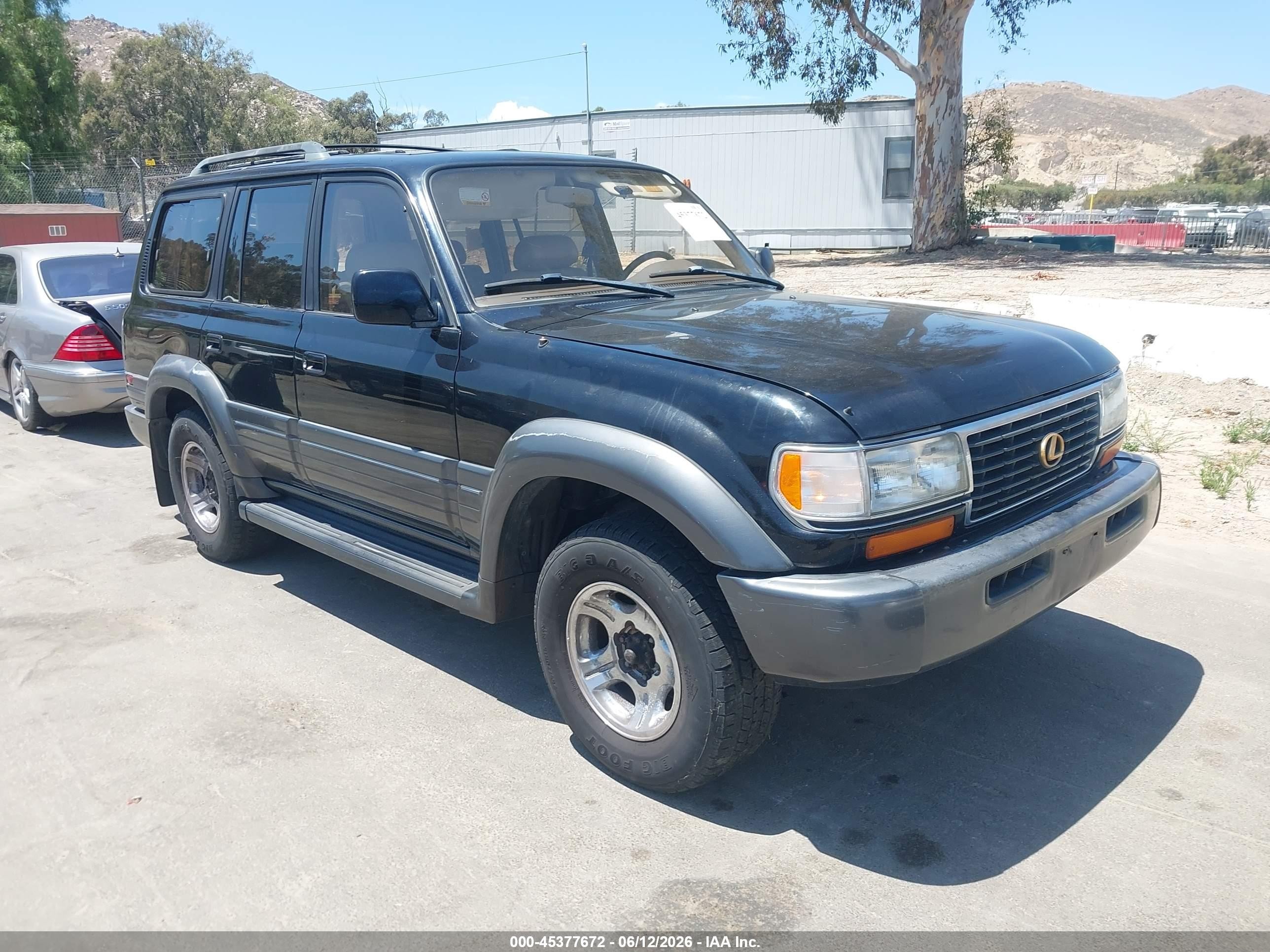 1997 Lexus LX 450, VIN JT6HJ88J1V0173973 — Normal wear