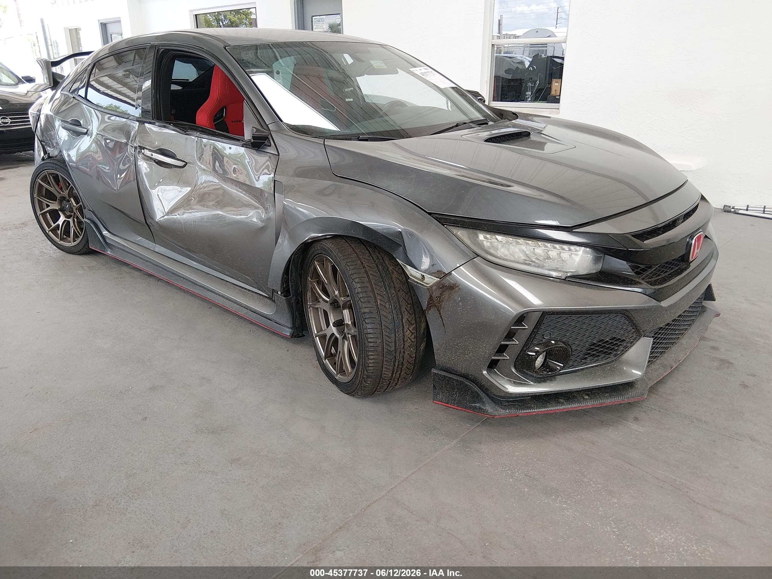 2017 Honda Civic Type R Touring, VIN SHHFK8G74HU201112 — Side