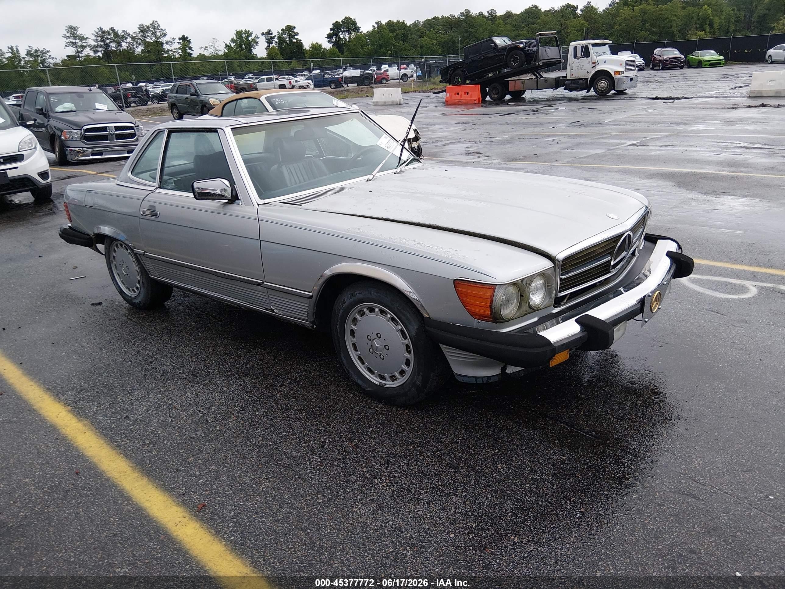 1986 Mercedes-Benz 560 SL, VIN WDBBA48D6GA042907 — Front end