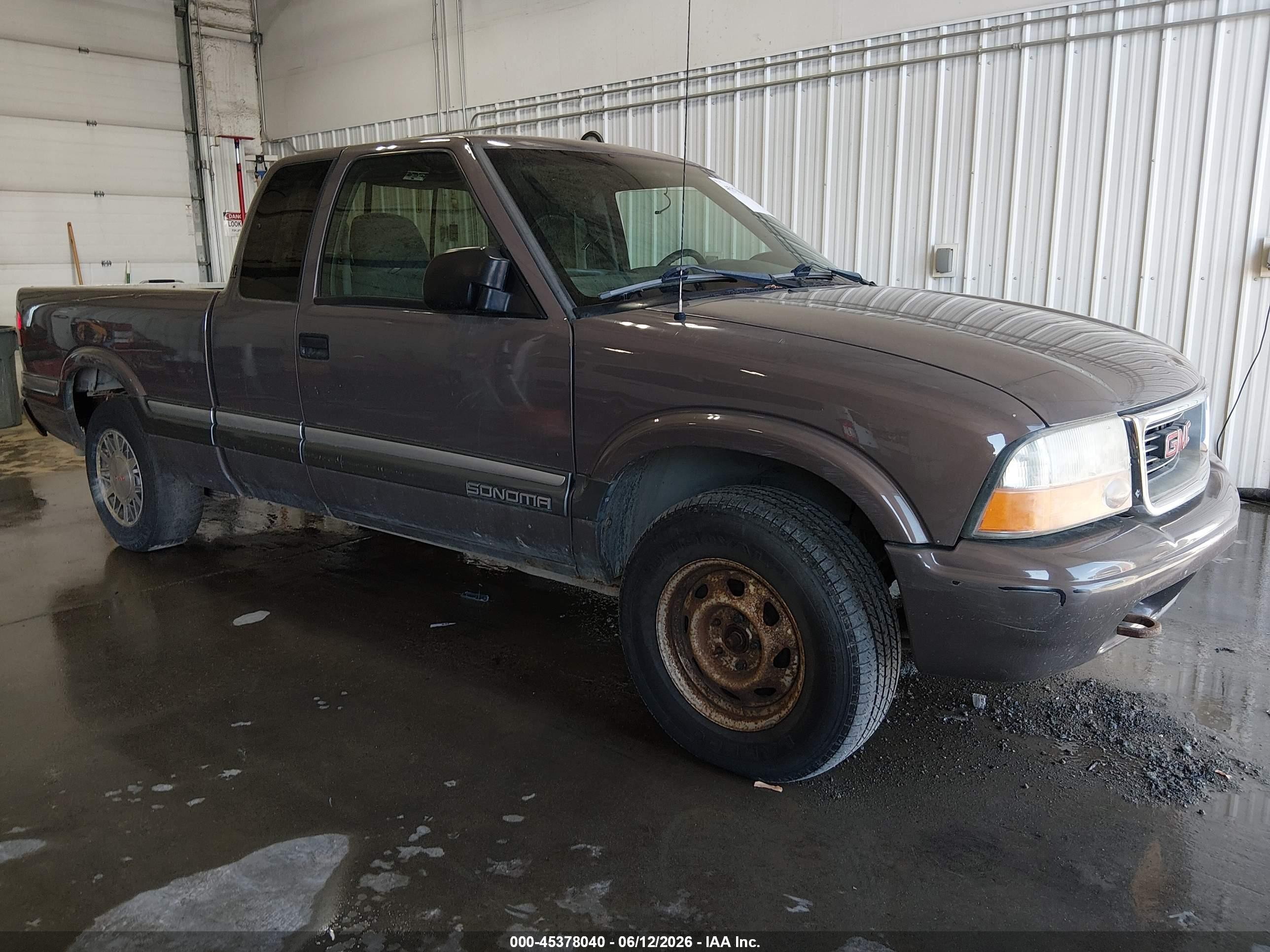1999 GMC Sonoma SL, VIN 1GTDT19W5X8518526 — Normal wear