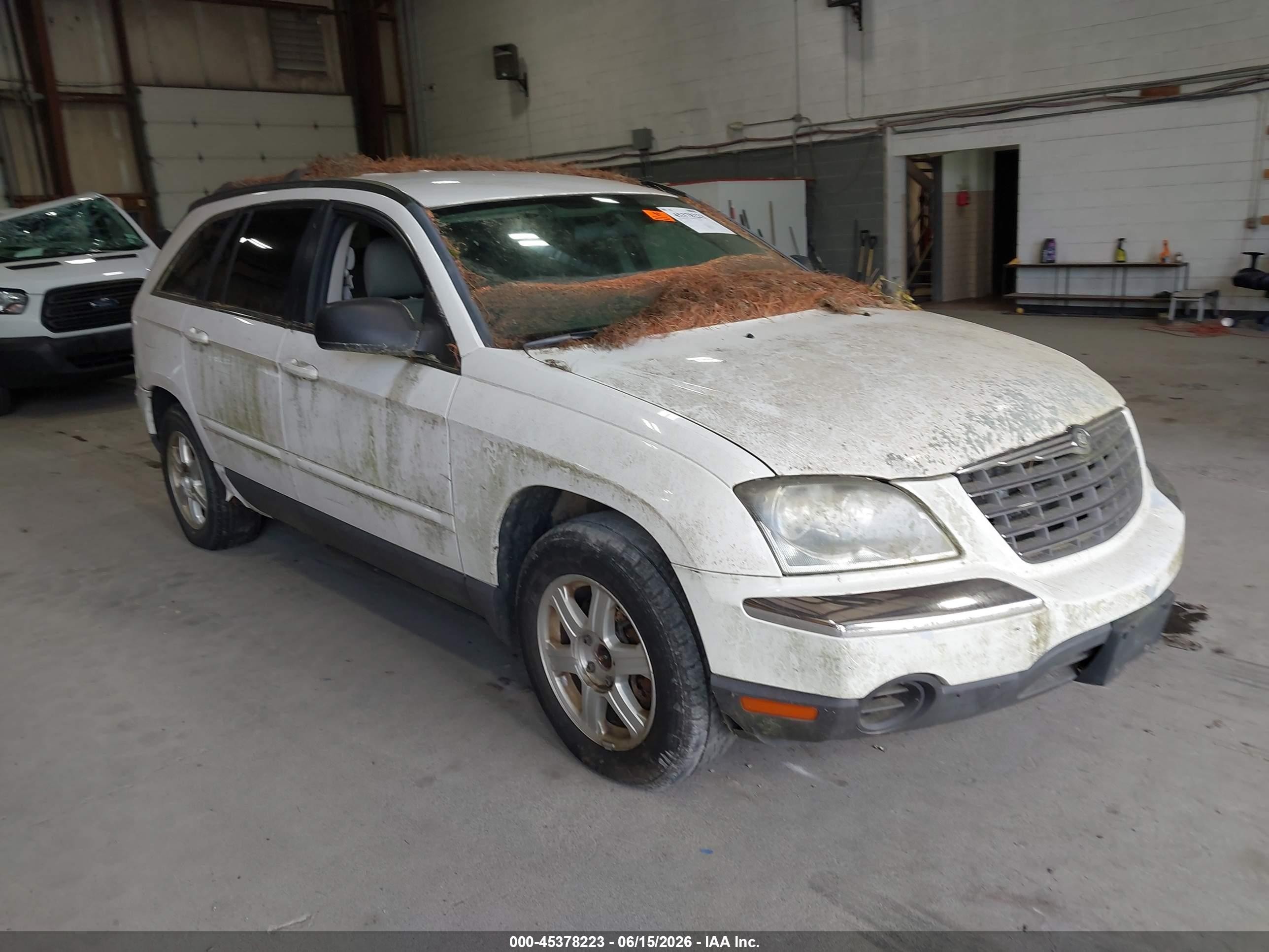 2006 Chrysler Pacifica Touring, VIN 2A4GM68416R815121 — Normal wear